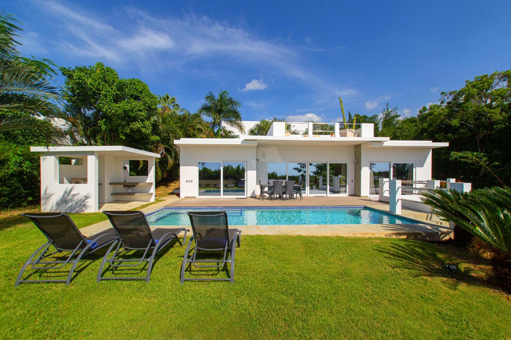Agua Dulce Villa *