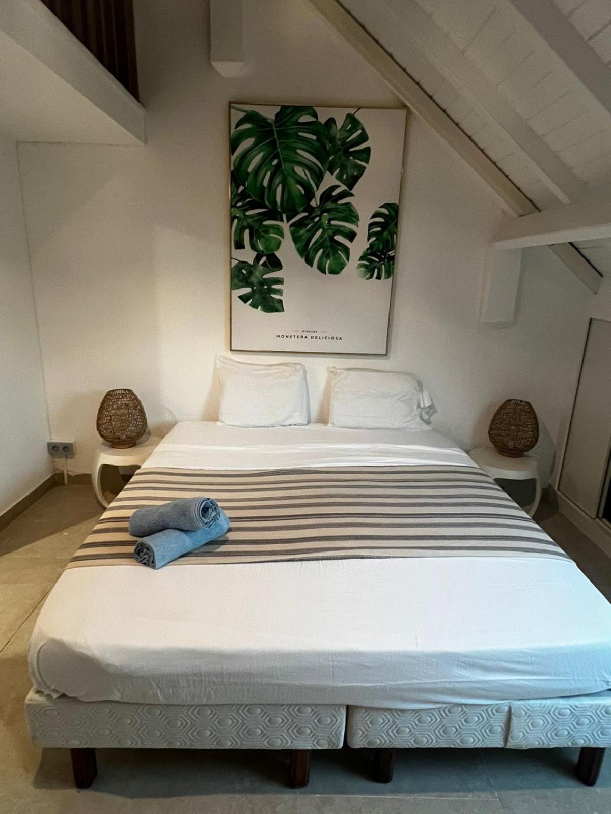5 Bed-rooms Beach-front Duplex Of 189 M2 At Orient *