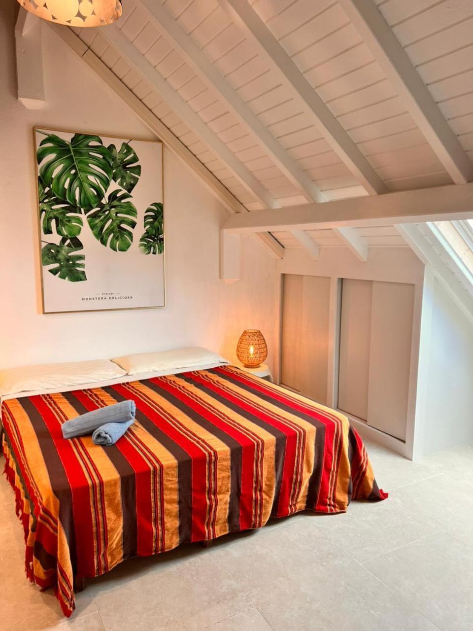 5 Bed-rooms Beach-front Duplex Of 189 M2 At Orient Colombier