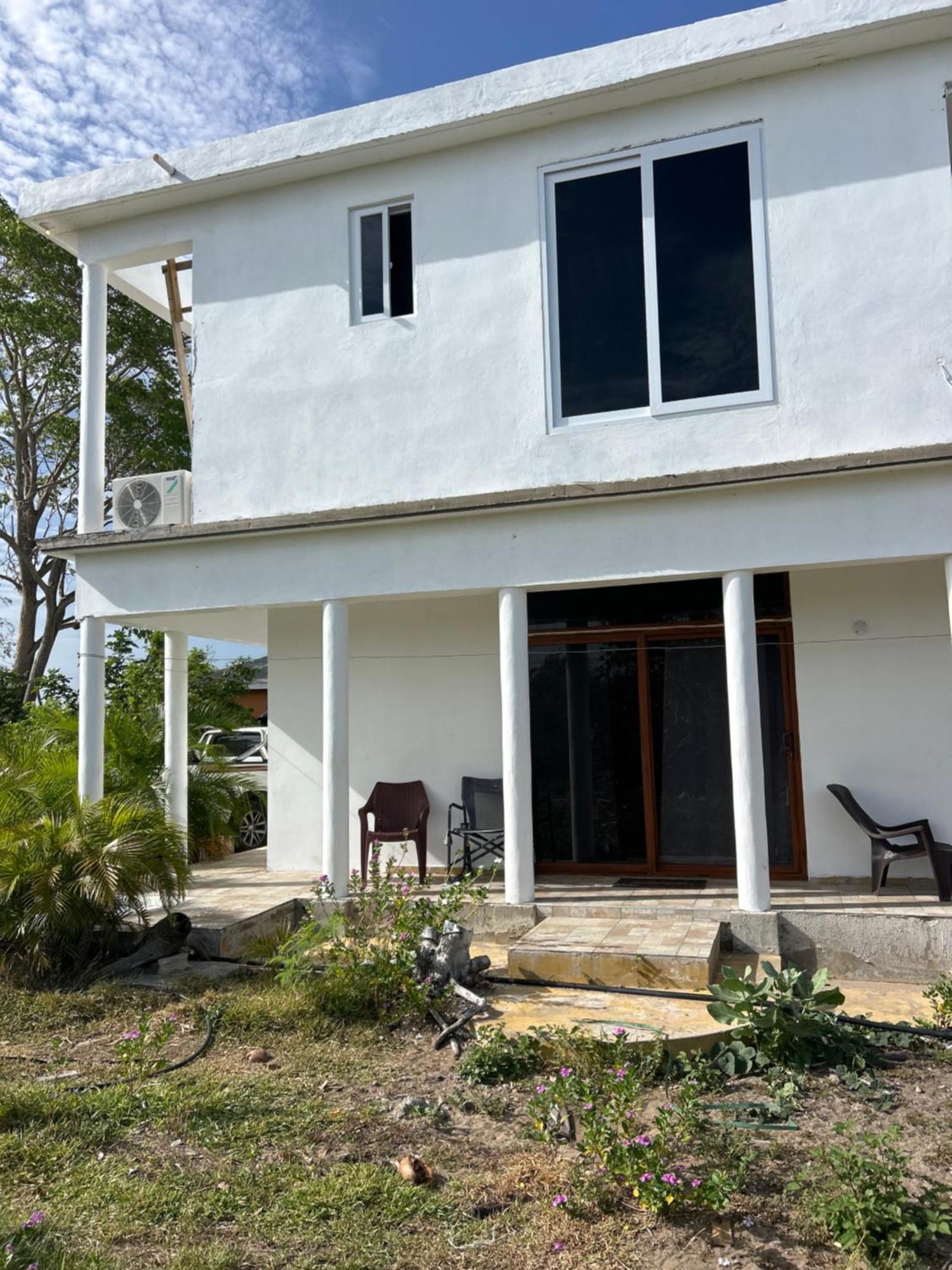 On The Ocean Homestay Black River