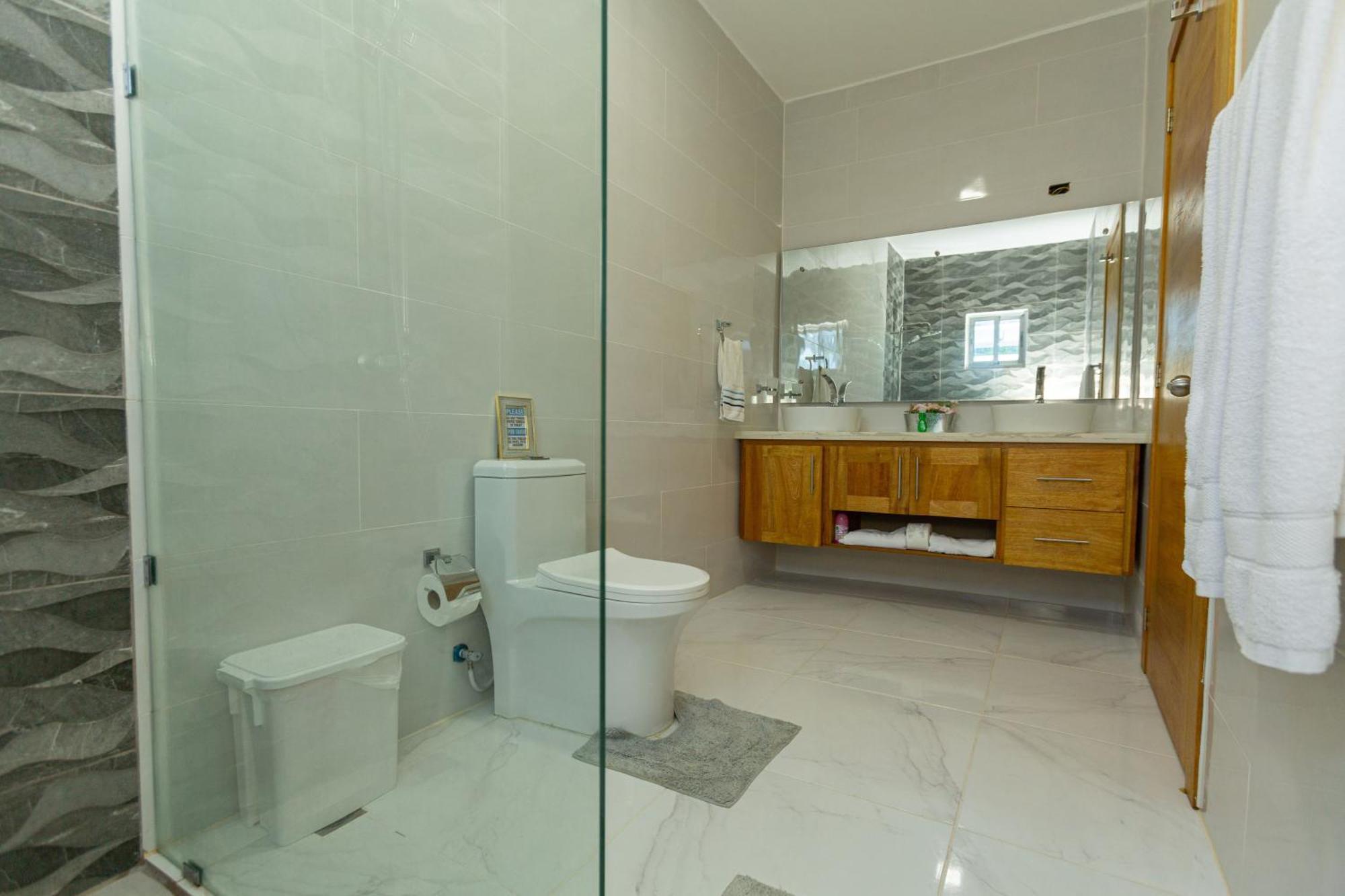 Crown Ll-guest Friendly-3 Bedrooms-pool-close To Everything! Apartment