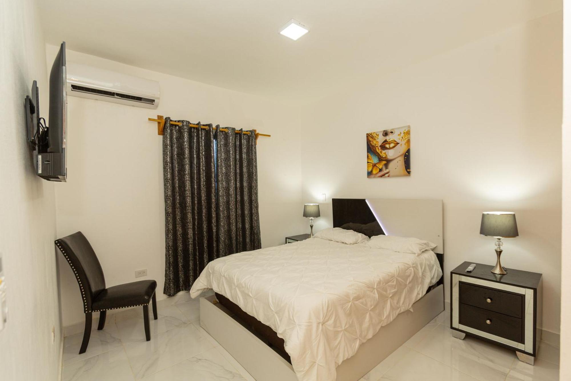 Crown Ll-guest Friendly-3 Bedrooms-pool-close To Everything! Apartment *