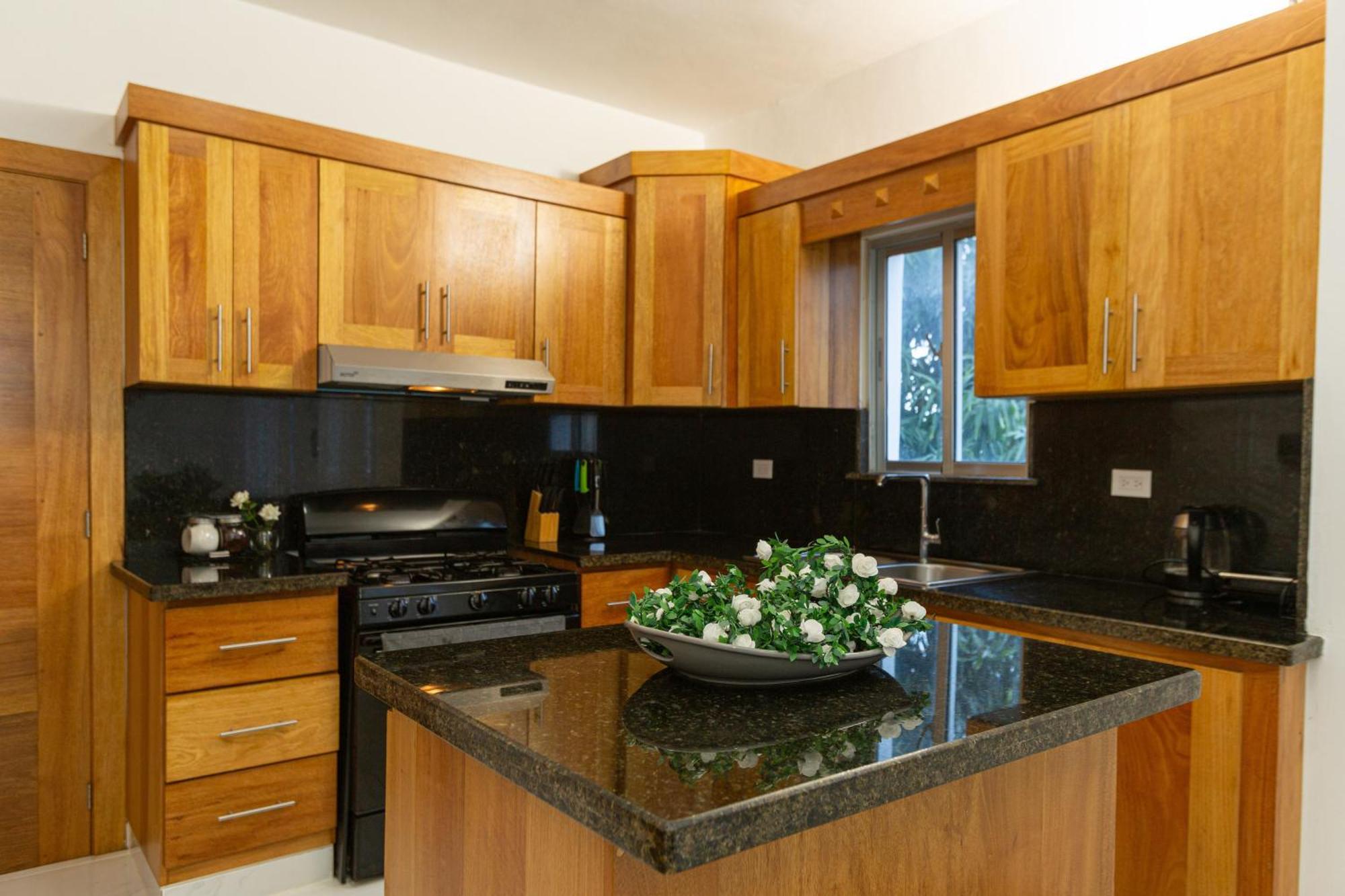 Apartment Crown Ll-guest Friendly-3 Bedrooms-pool-close To Everything!
