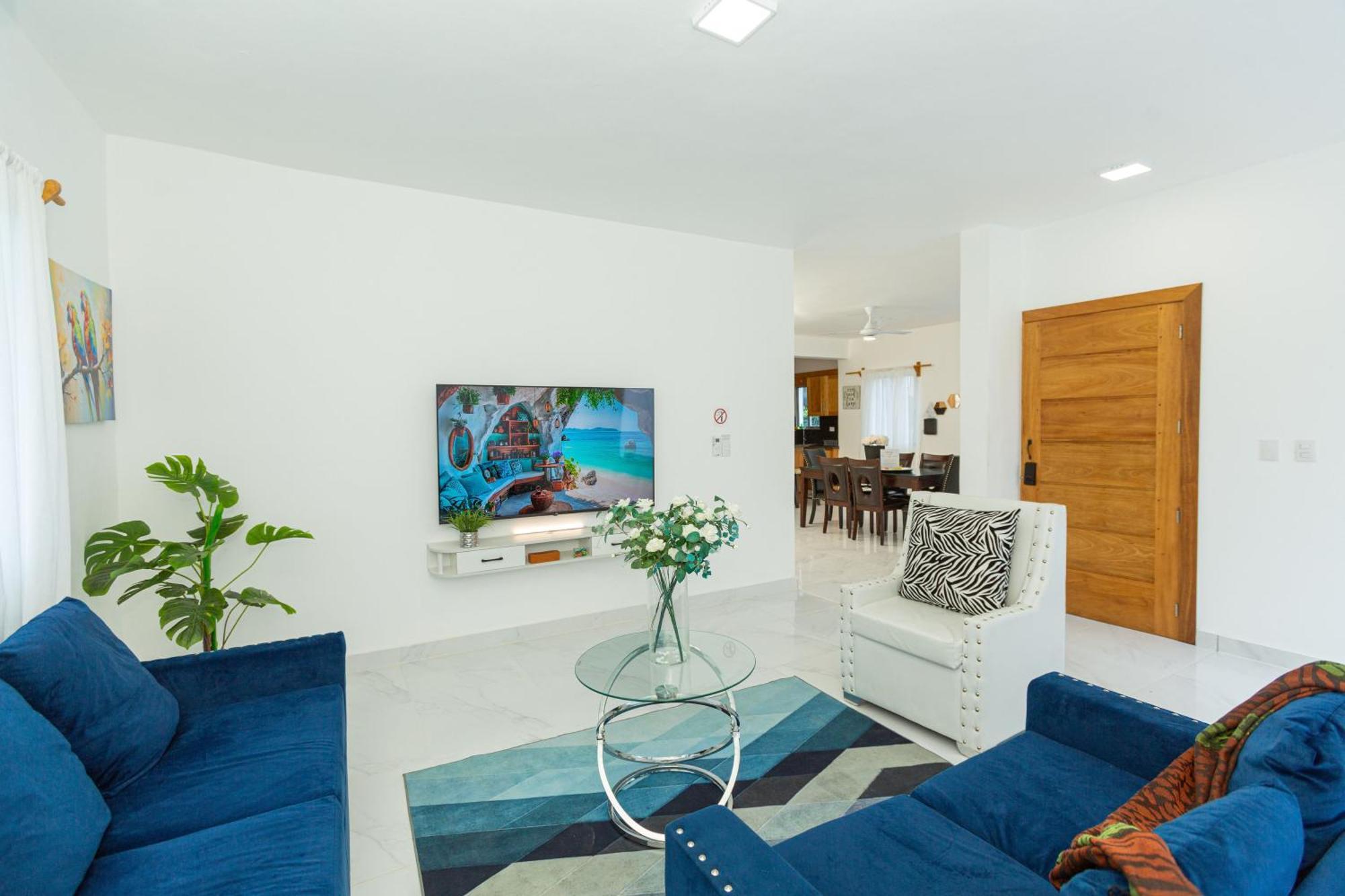 Crown Ll-guest Friendly-3 Bedrooms-pool-close To Everything! Apartment