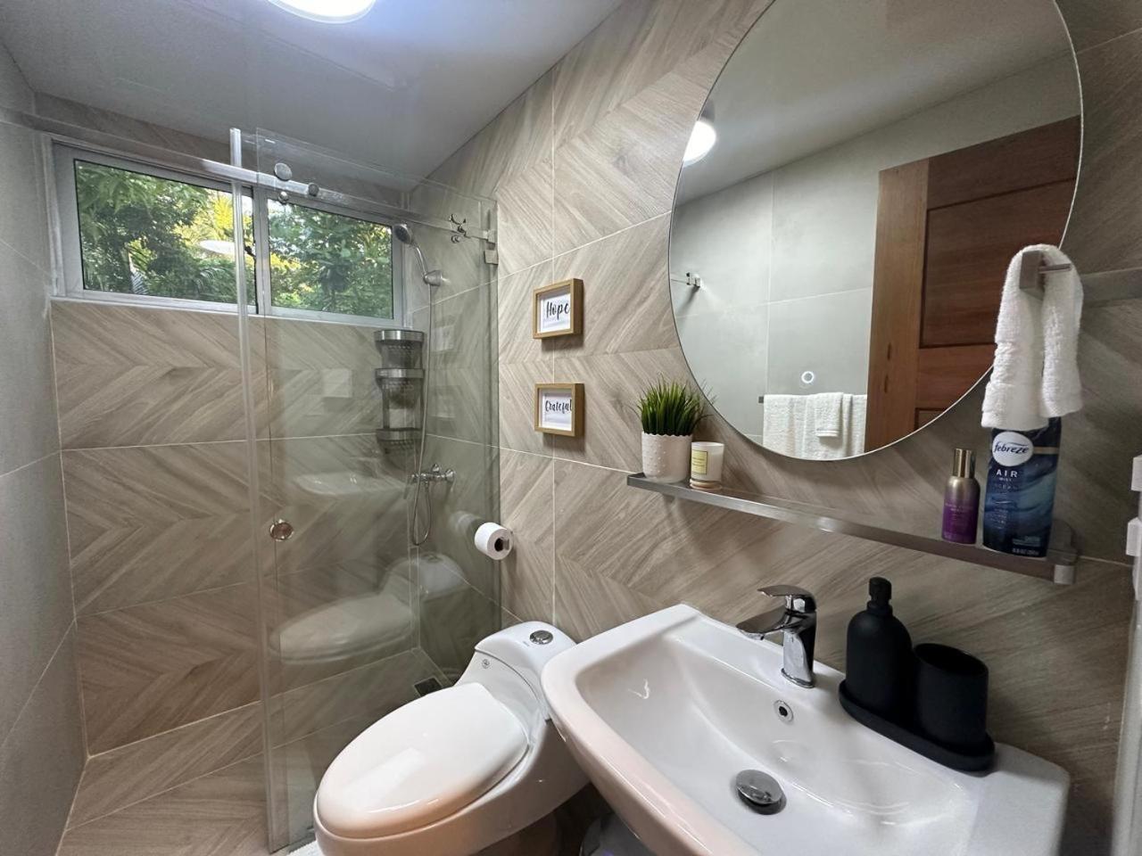 Apartment Luxury 2 Bedroom Apt, 1 Min Walk To Punta Popy Beach, Pool, Ac, Fast Wifi, In Terrenas *