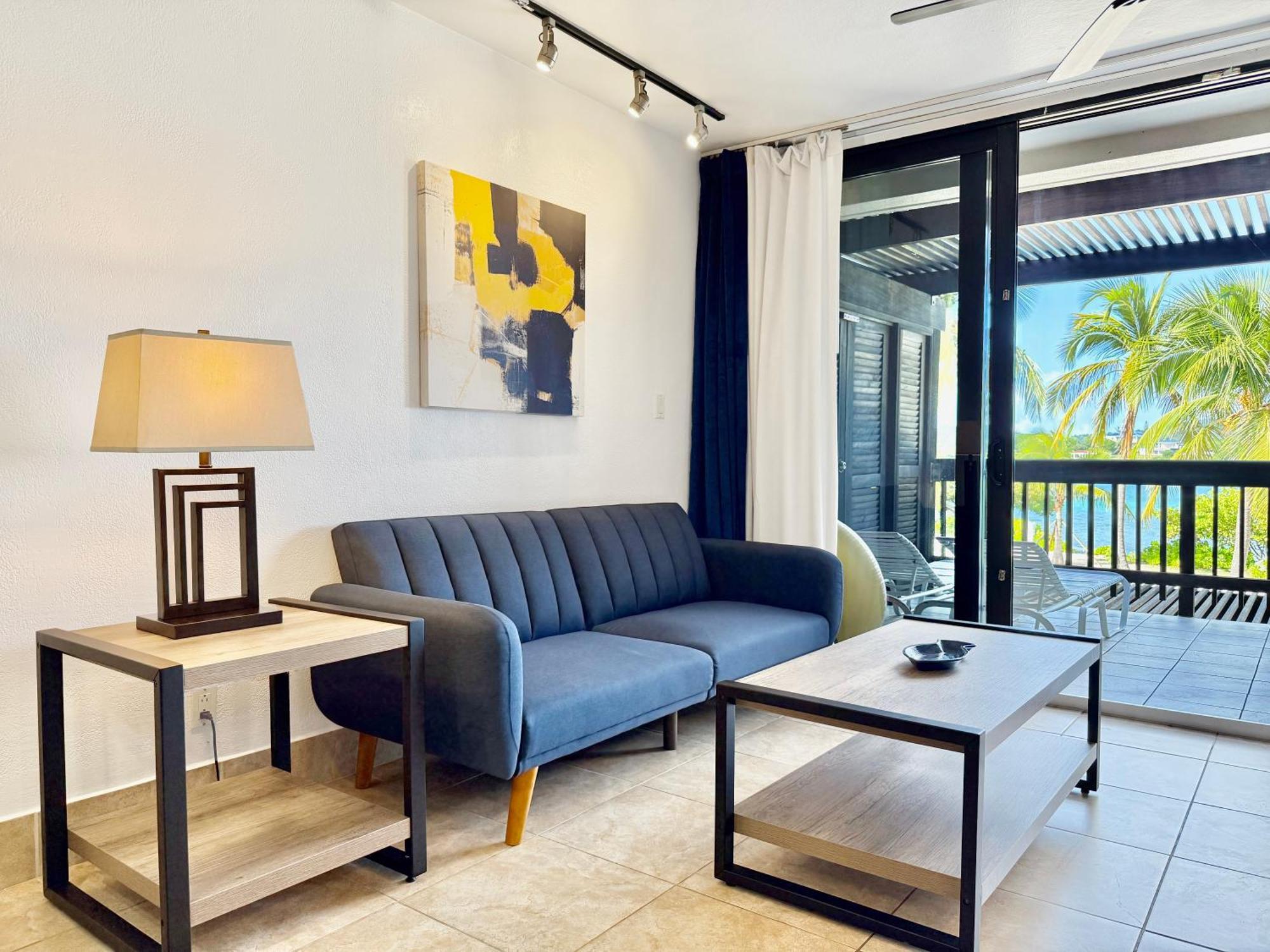 Sapphire Beachfront Free Wi - Fi! - Save!