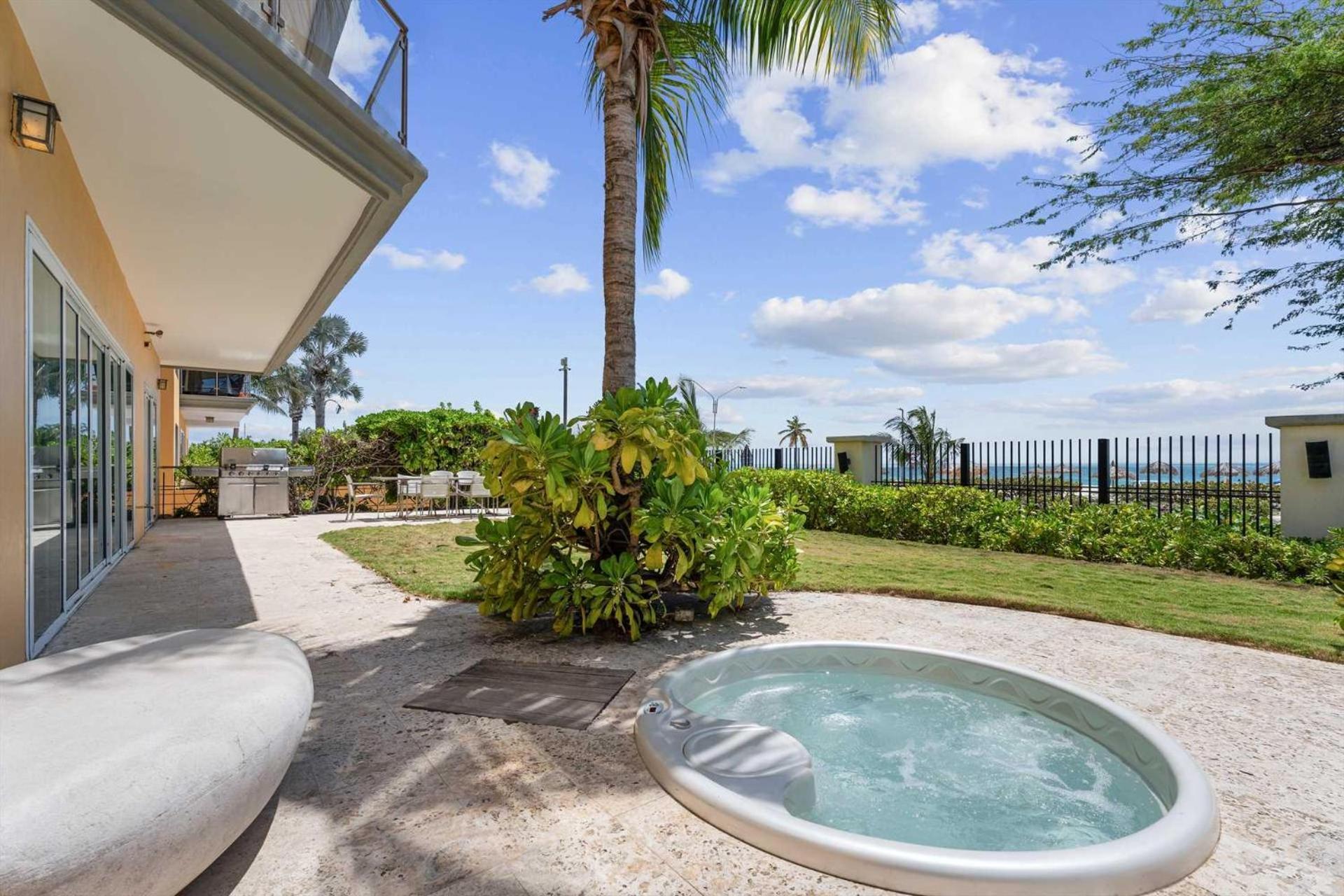 Beachfront - Grand Regency 5br - Bg131 Holiday home