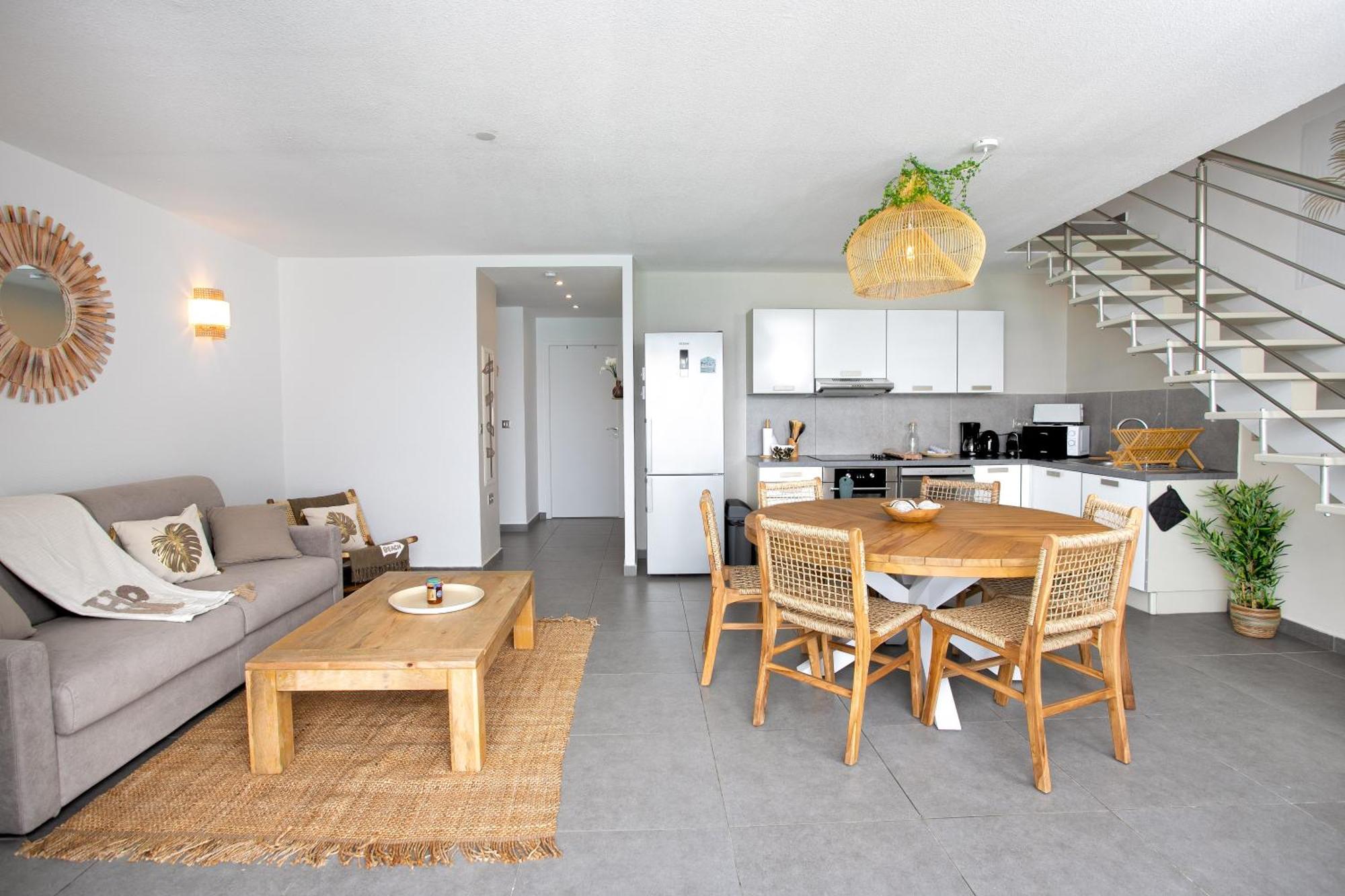 Sur La De - Entierement Renove - 2ch Duplex - 6p