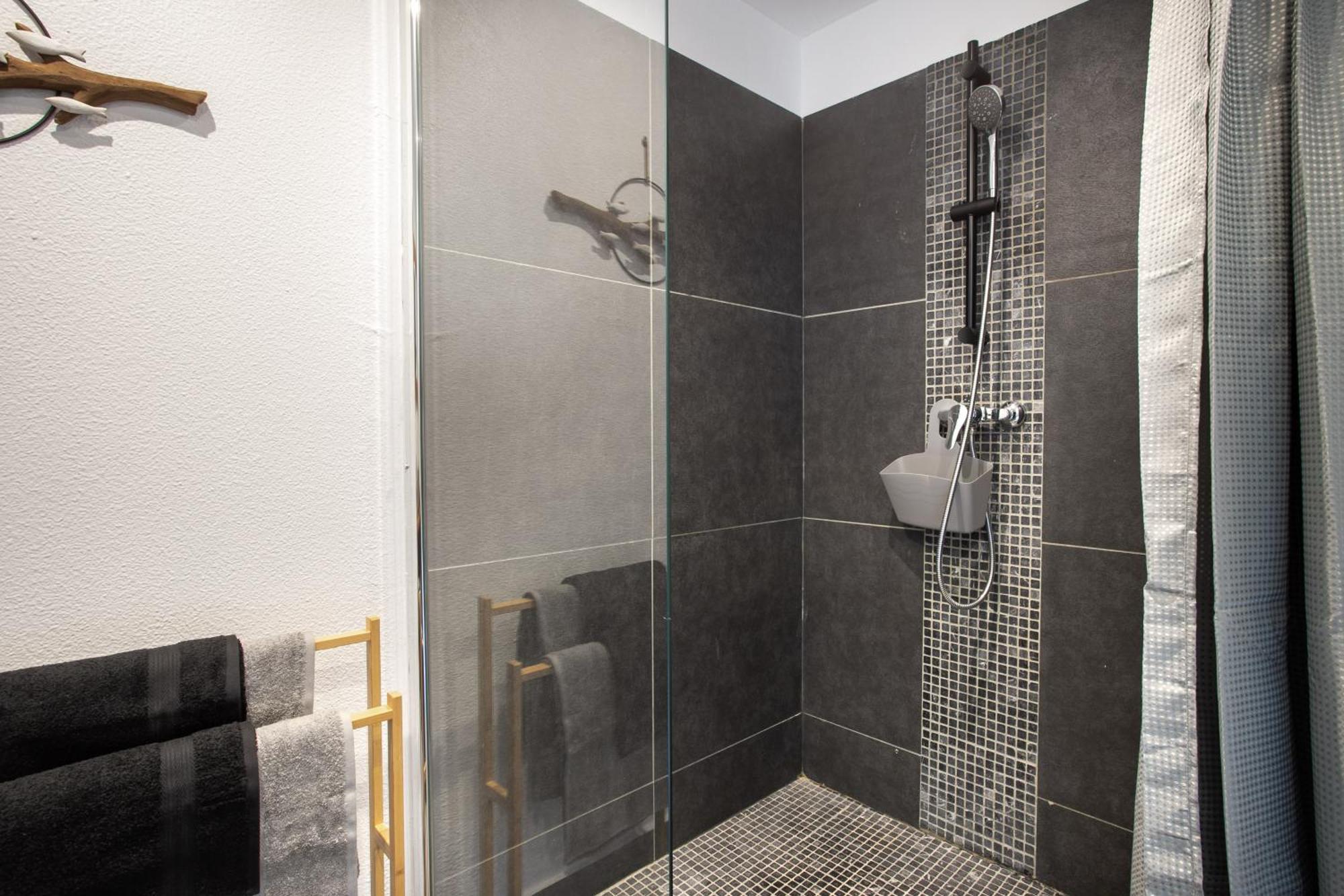 Apartment Sur La De - Entierement Renove - 2ch Duplex - 6p