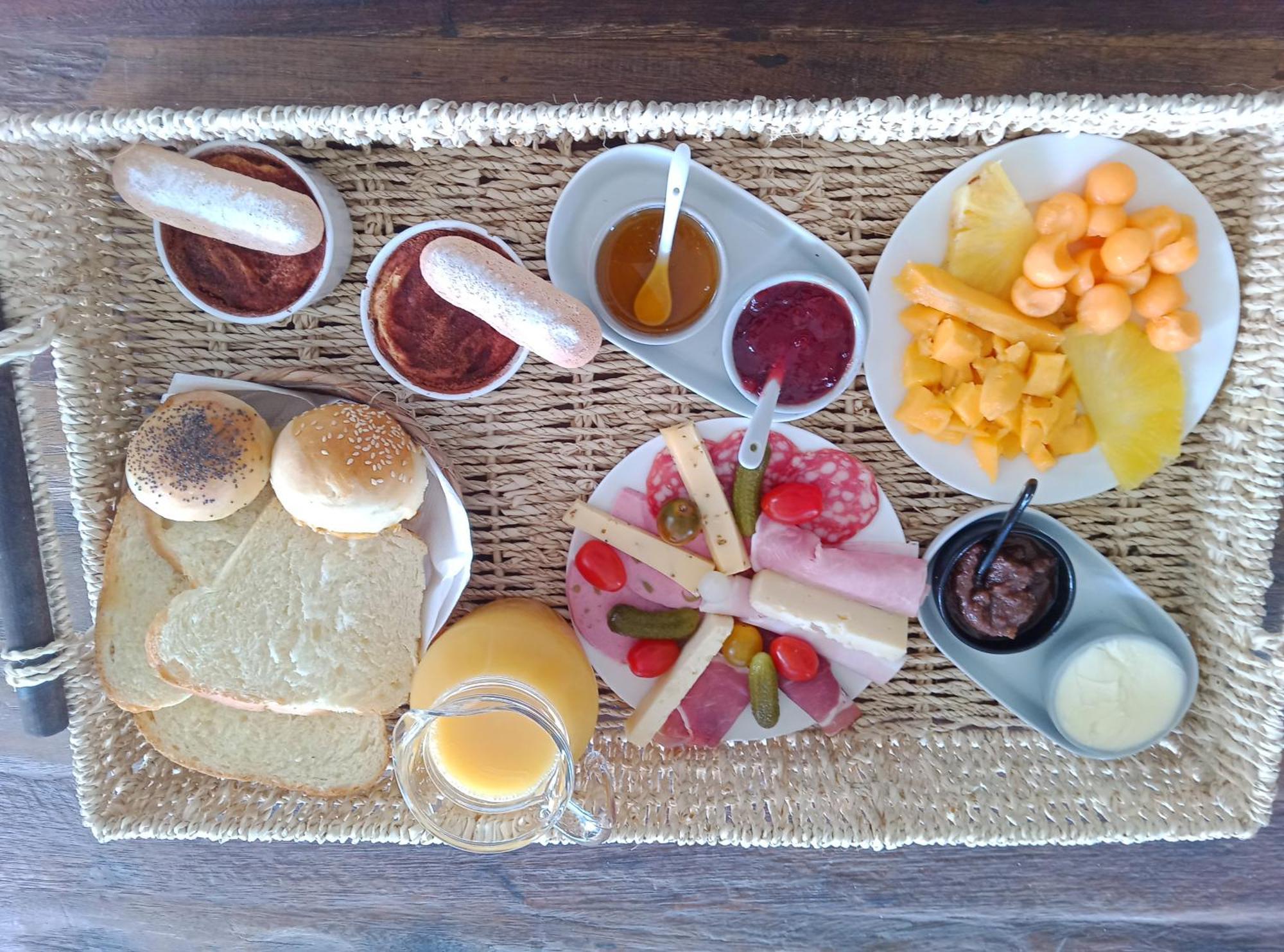 D'hote Friar's Bay Bed & Breakfast *