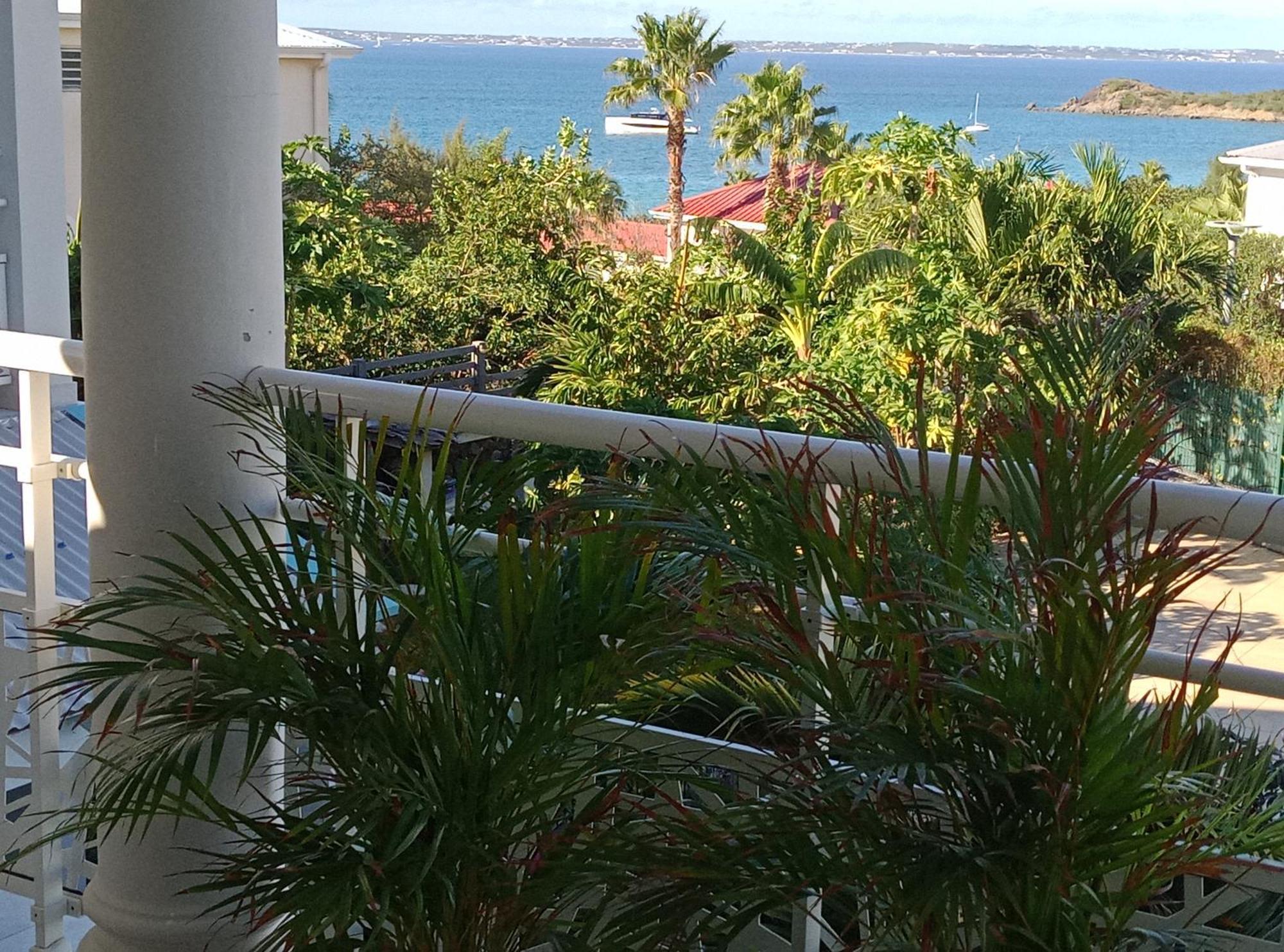 D'hote Friar's Bay Bed & Breakfast *