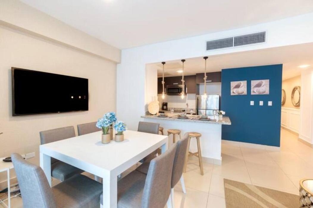 Luxury Beachfront 2br At Olas, Apartamento