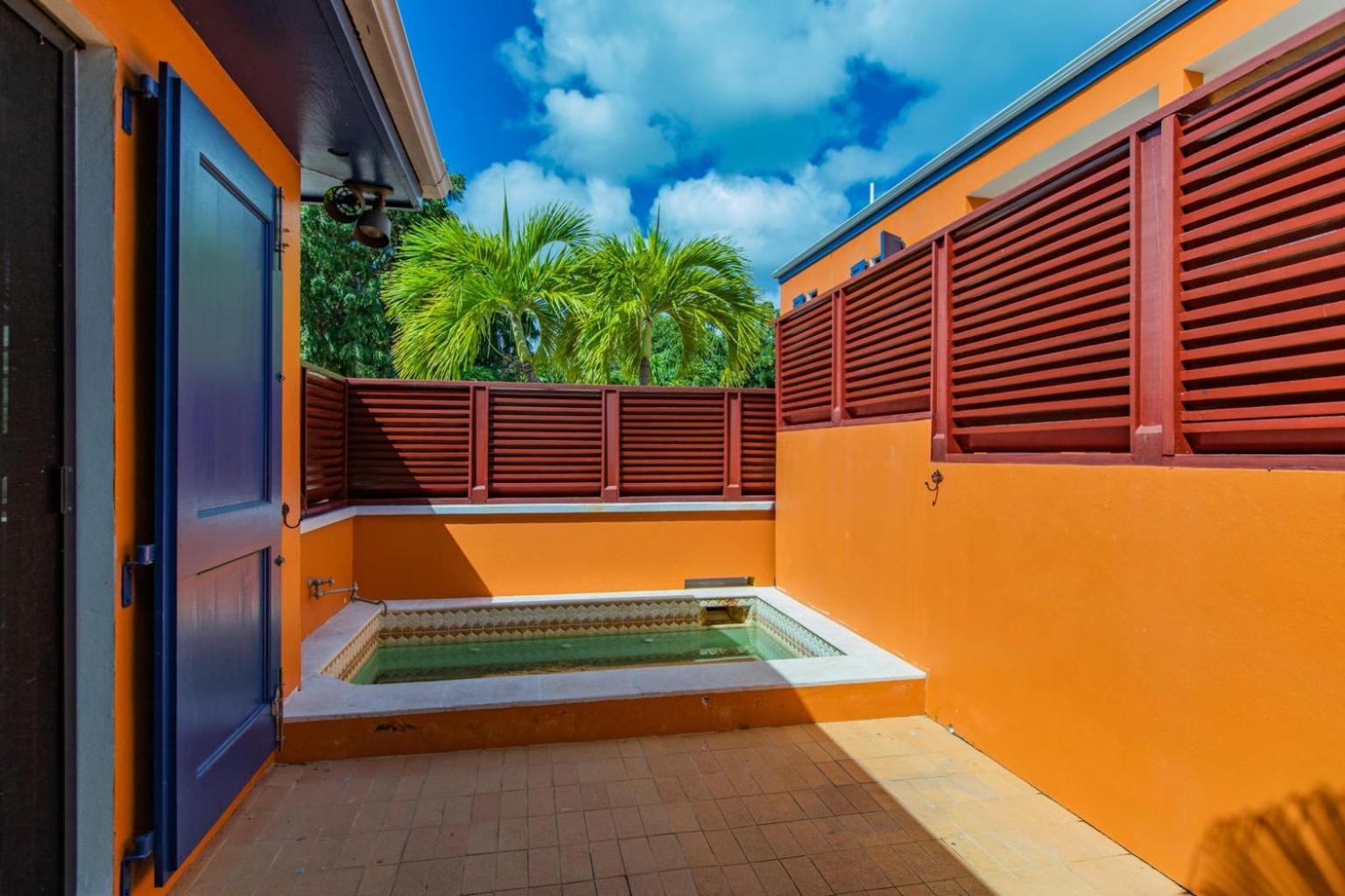 Welcome To Walk To The Located Walking Distance To The And Caye Marina Pousada *