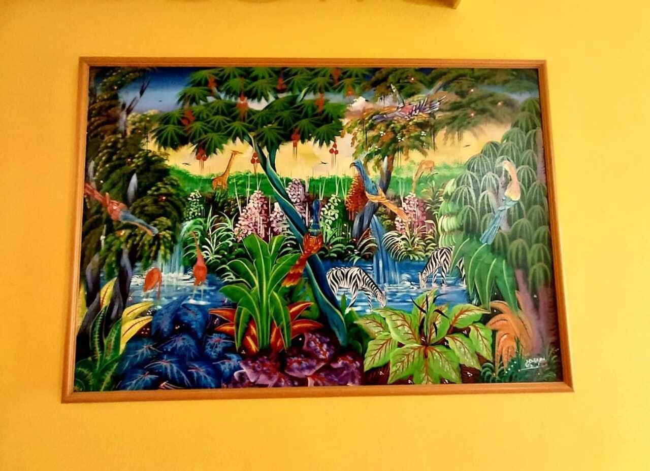 Du Jardin Botanique, Ex. Propriete Coluche Villa *