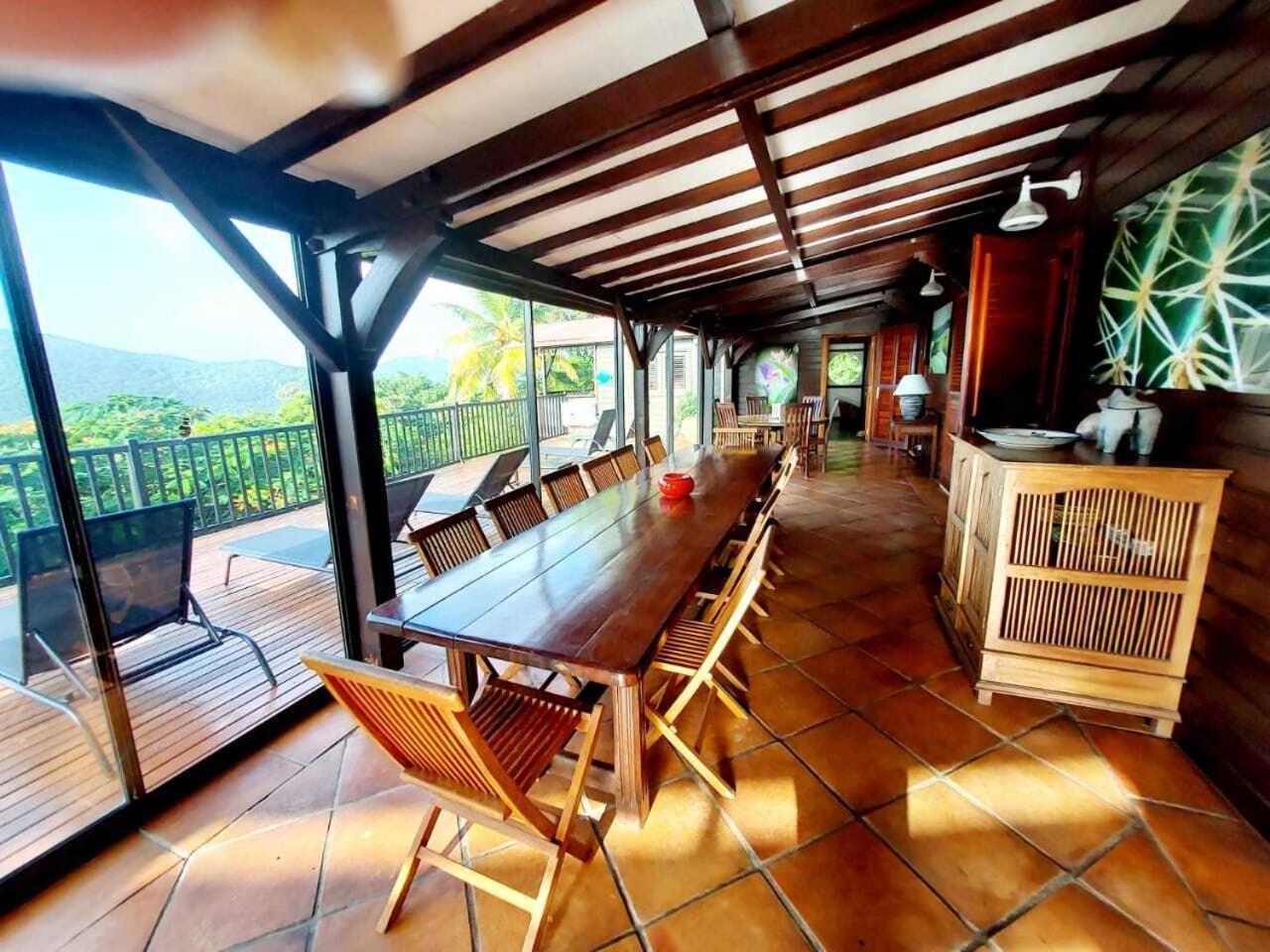 Du Jardin Botanique, Ex. Propriete Coluche Villa