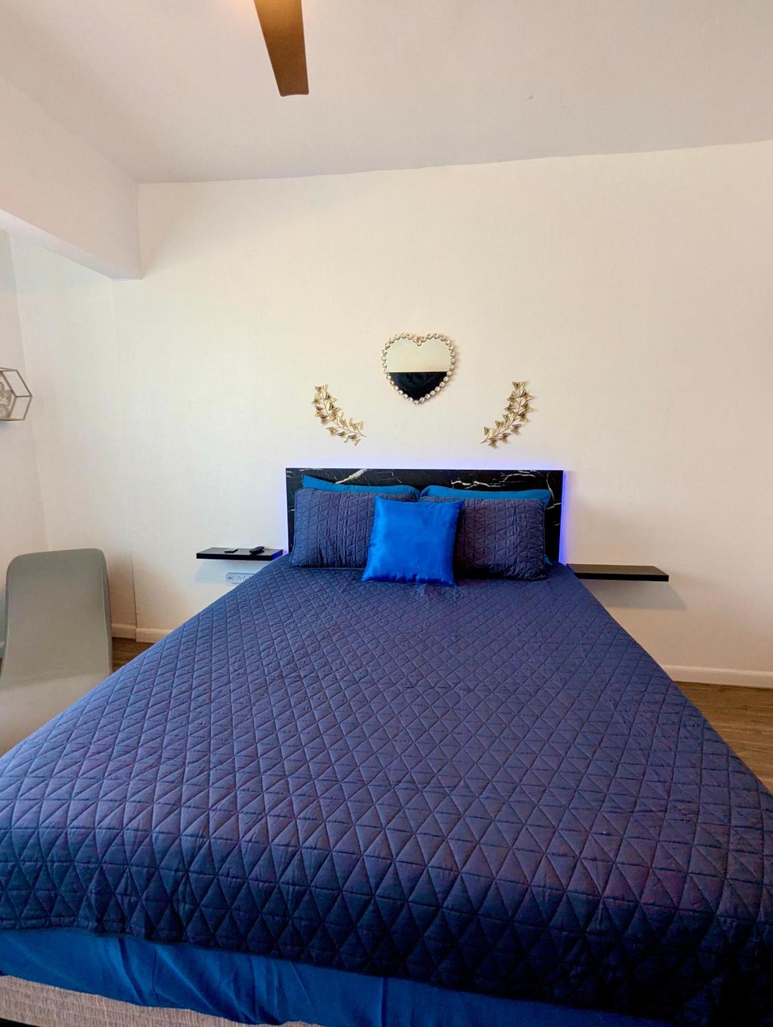 Modern Oceanfront Apartamento Arecibo