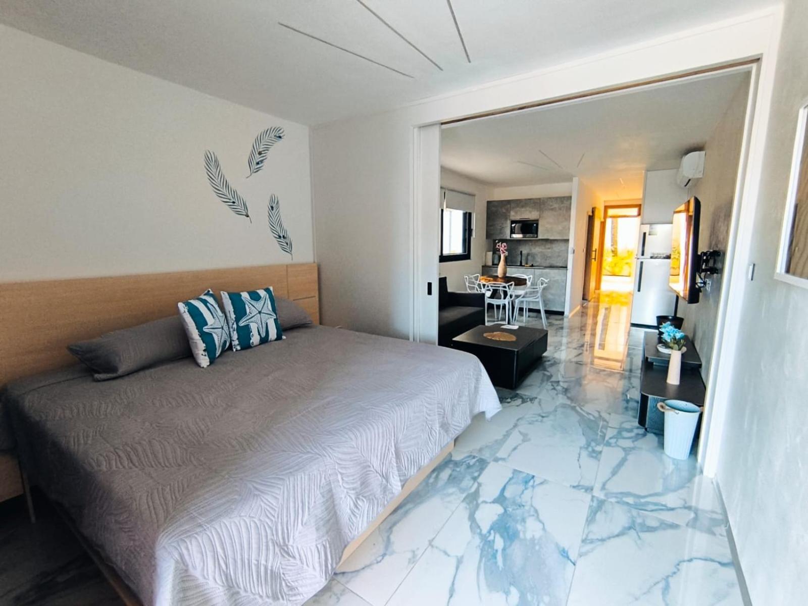 Surf One Hotel *