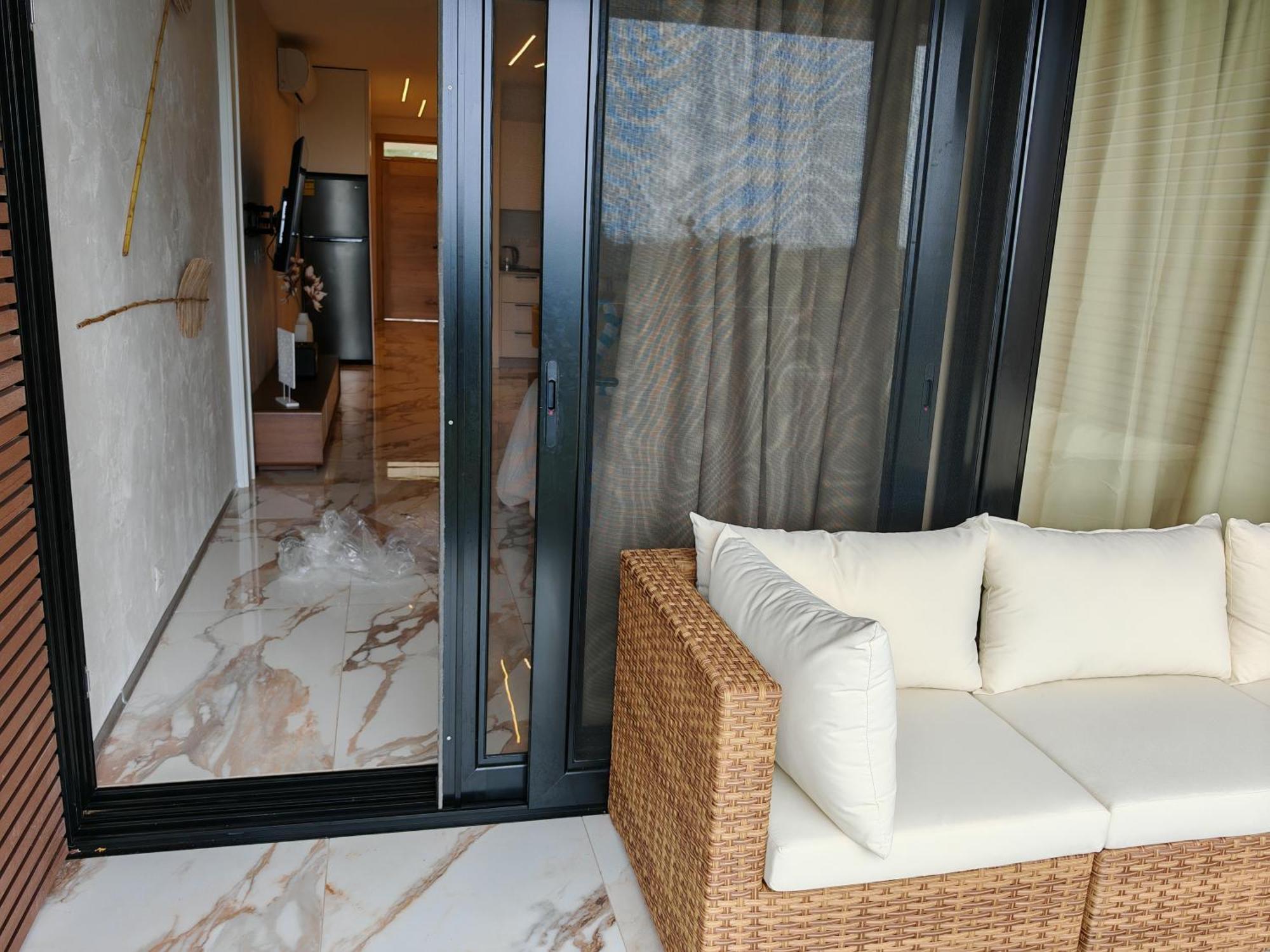 Surf One Hotel *