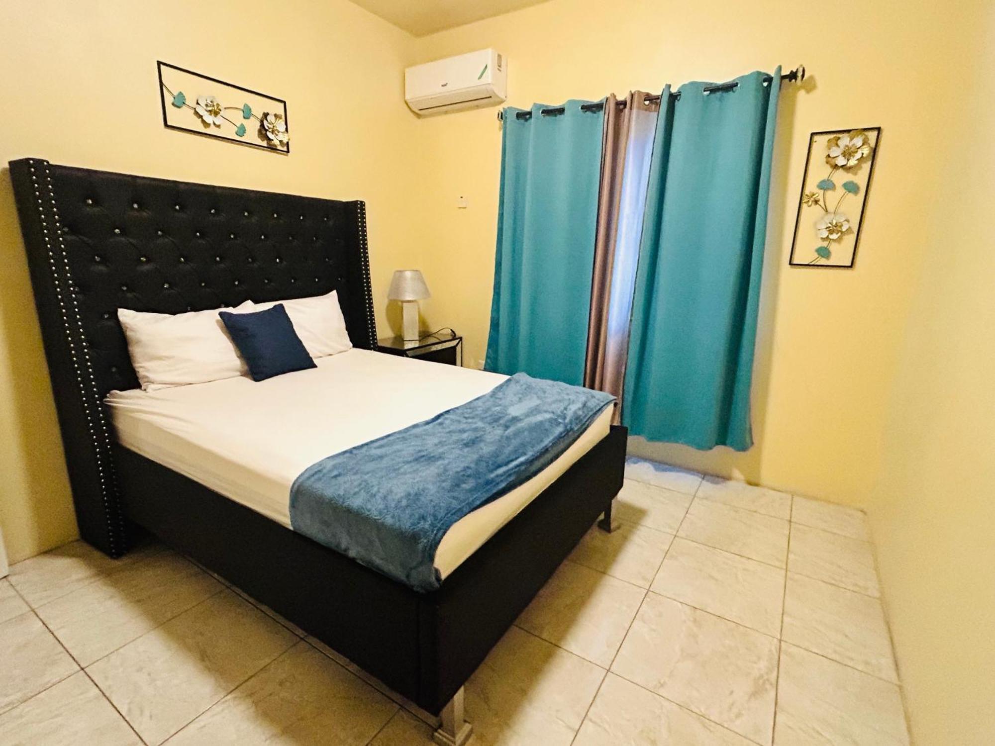 Holiday home The Rest Stop- Gated Community-24 Hrs Security Montego Bay