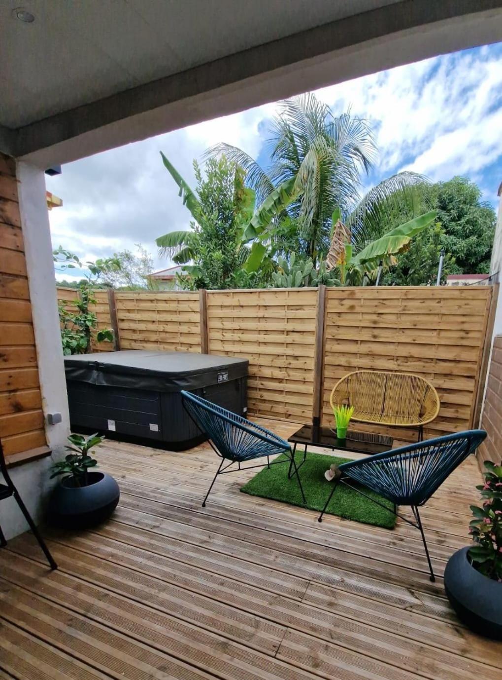 La Aux Hibiscus