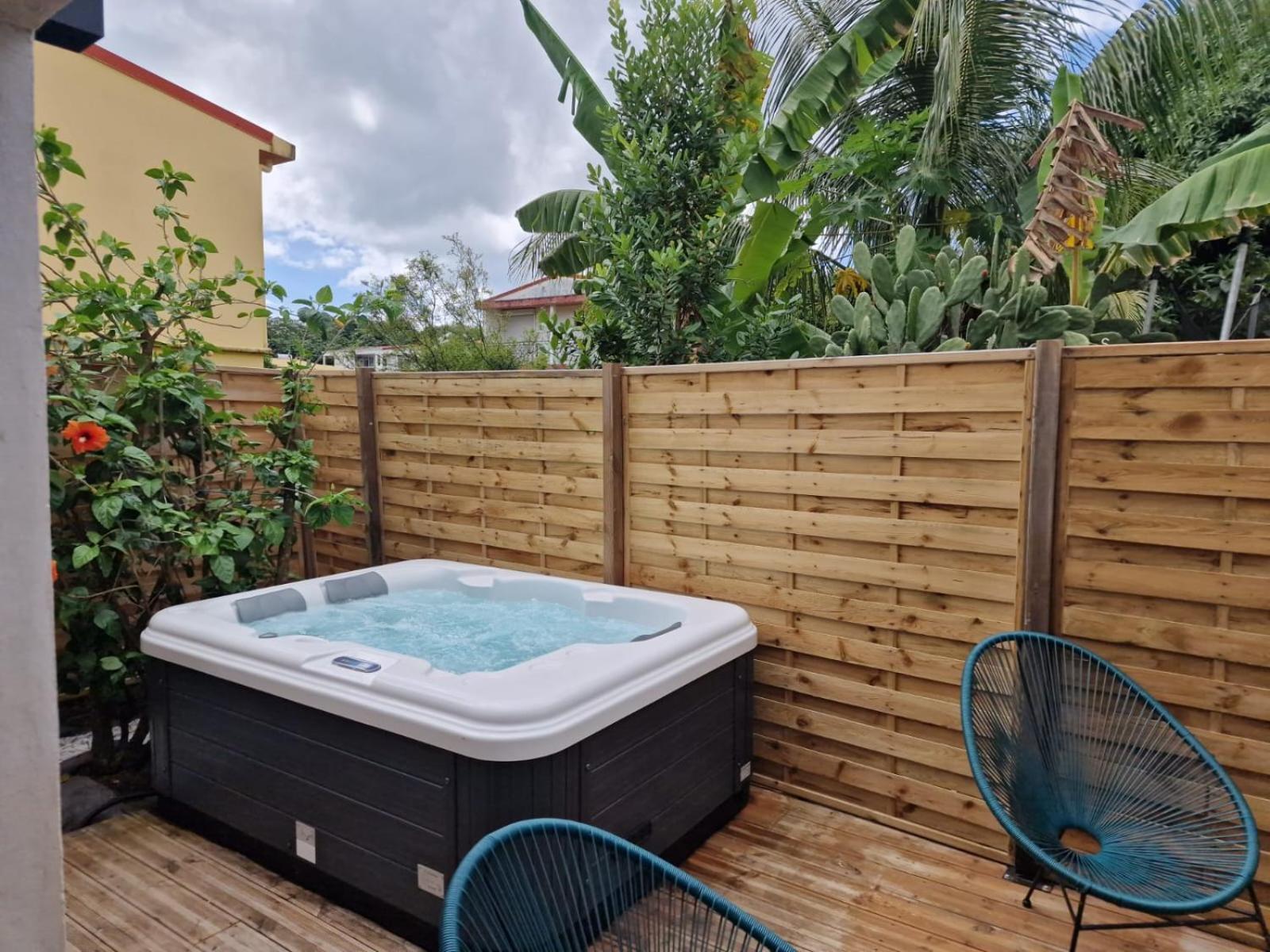 La Aux Hibiscus Holiday home