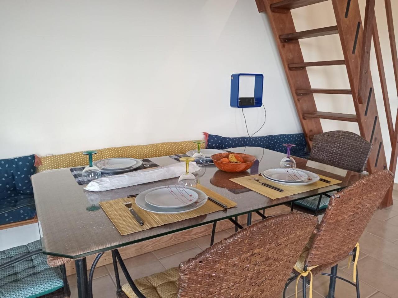 Apartment 2 M Location 972 *