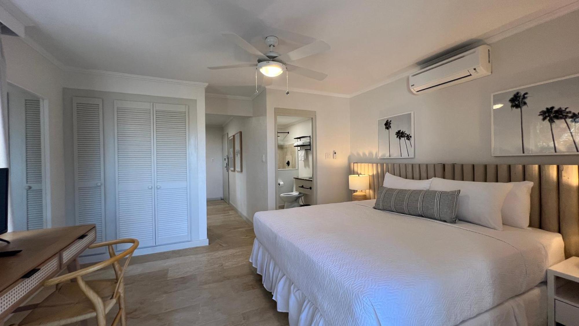 Hotel South Point Inc