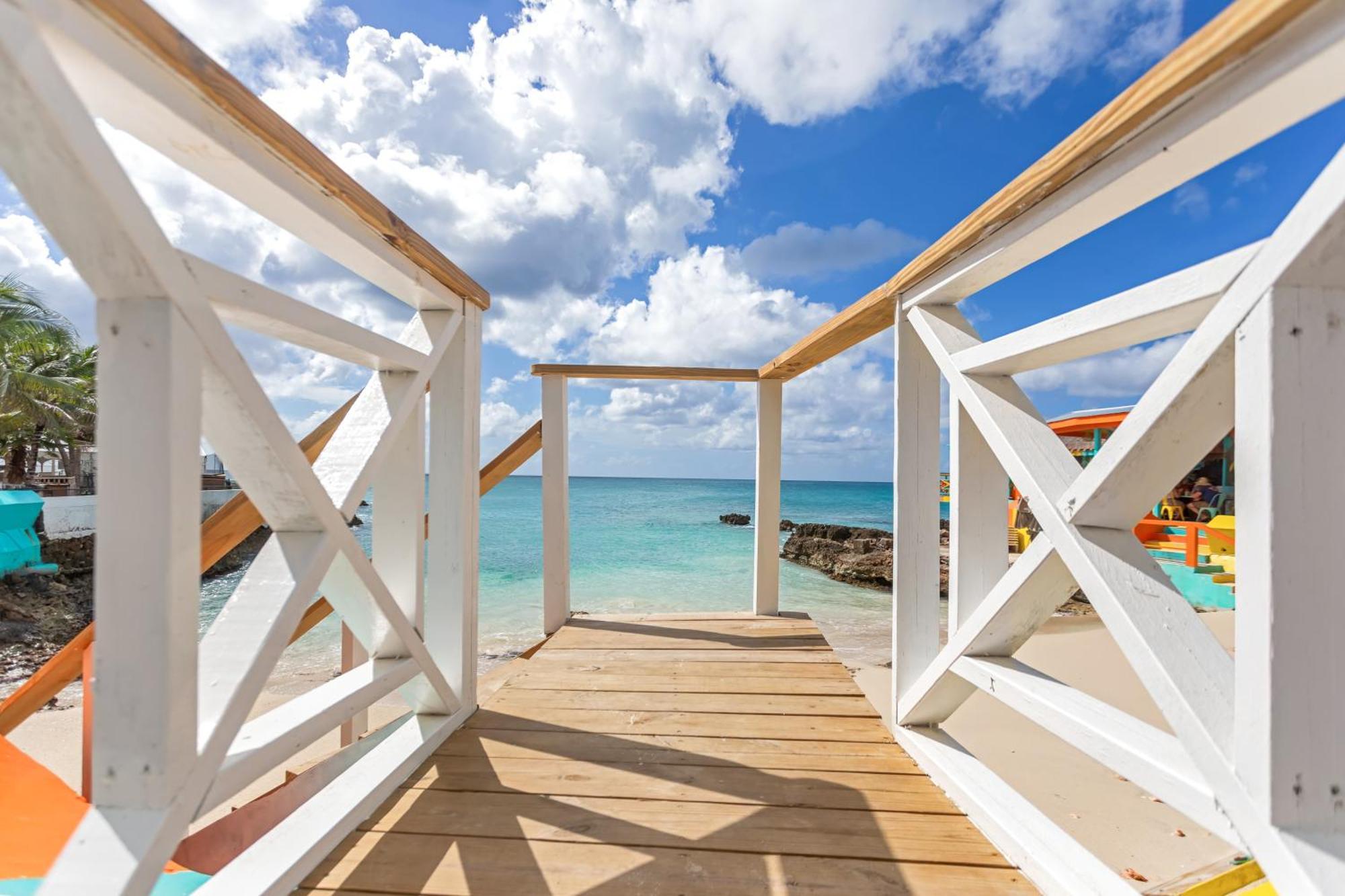 House - Bar - 1 Bedroom Apartment Maho