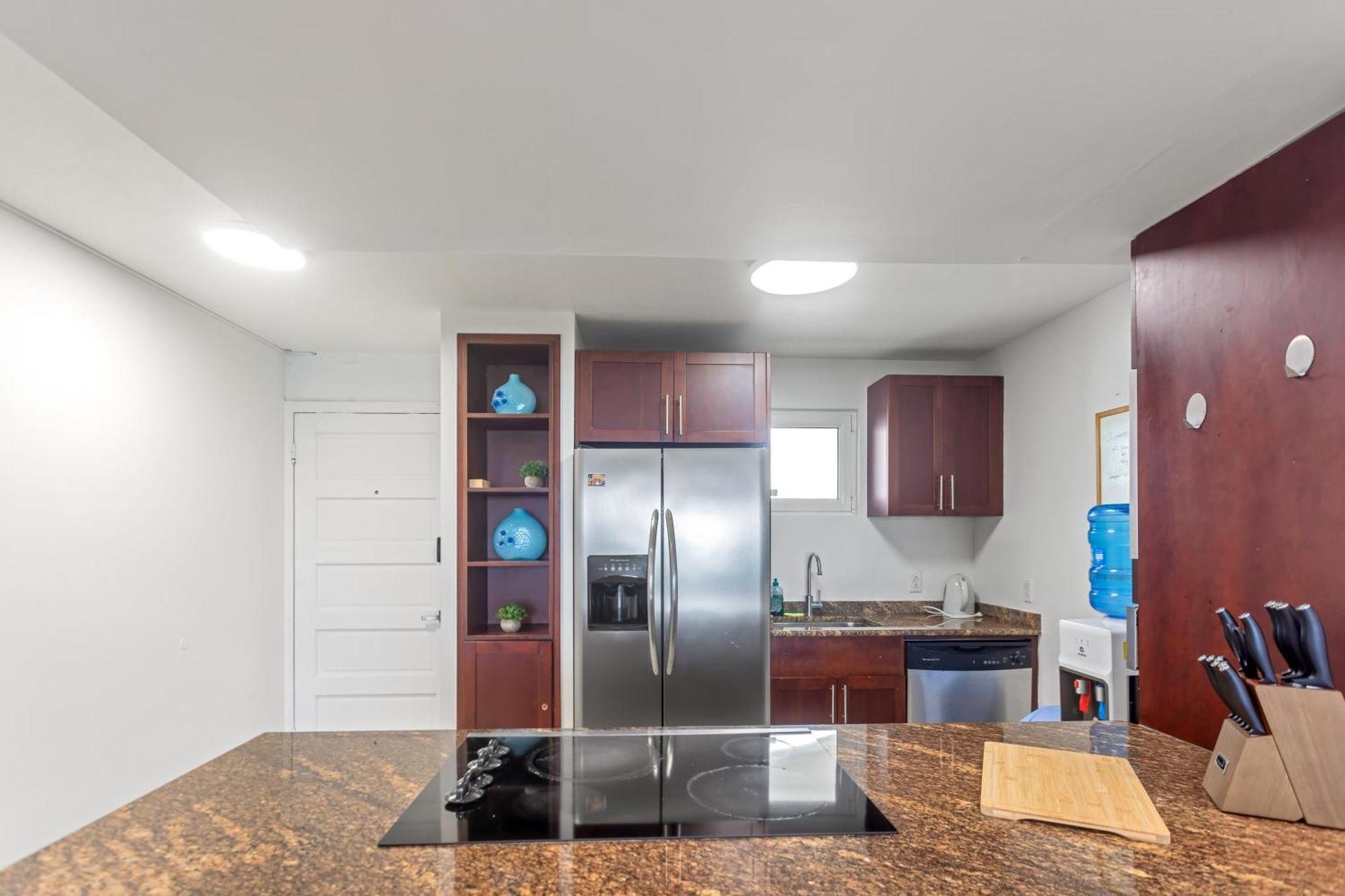 House - Bar - 1 Bedroom Apartment *