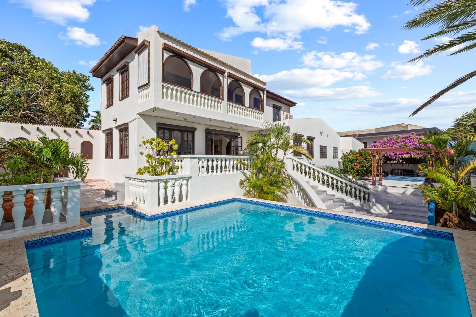 Million Dollar View Spanish Hacienda Style Luxury In Villa *