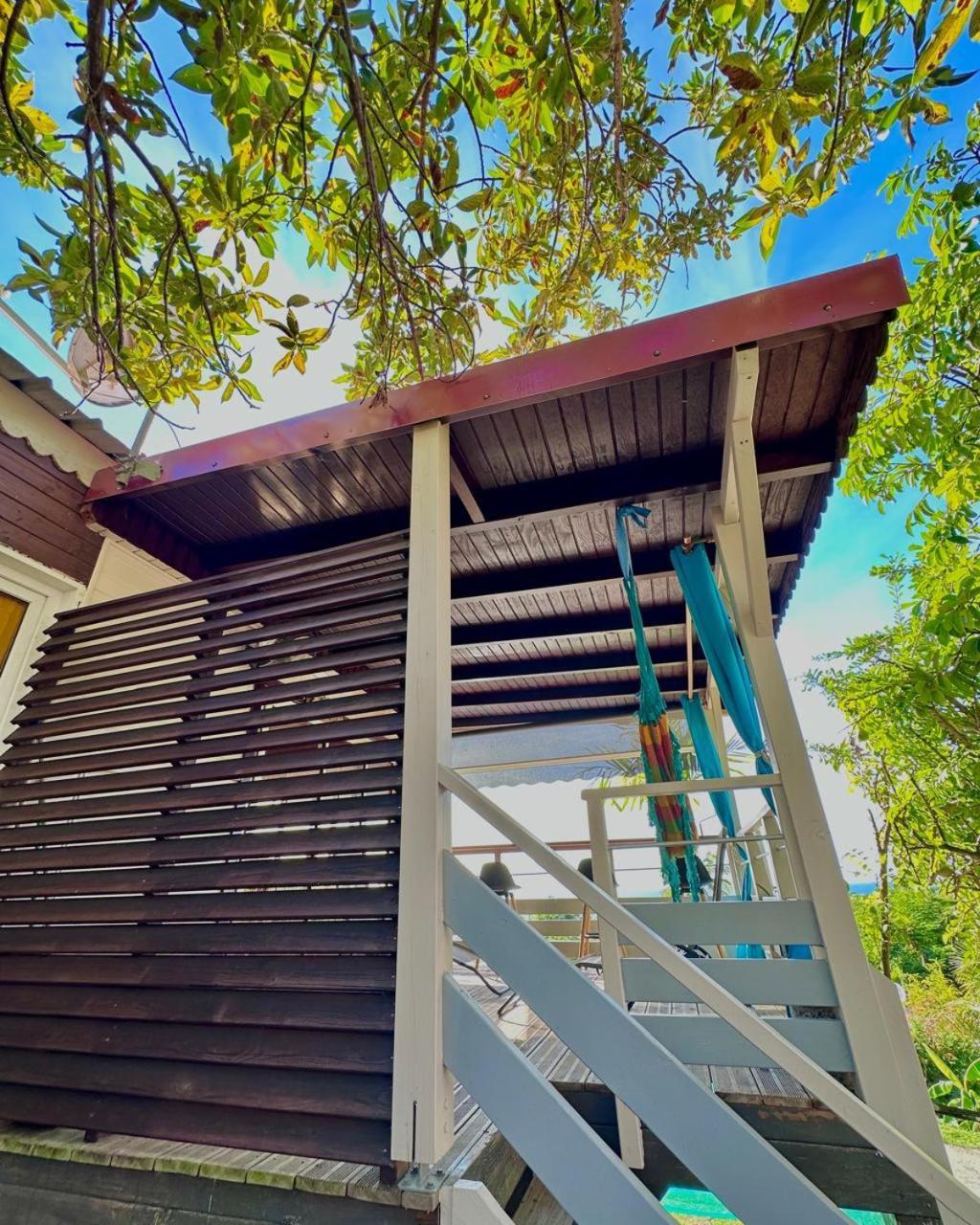 Le Mahogany Sur La De Petit-anse *
