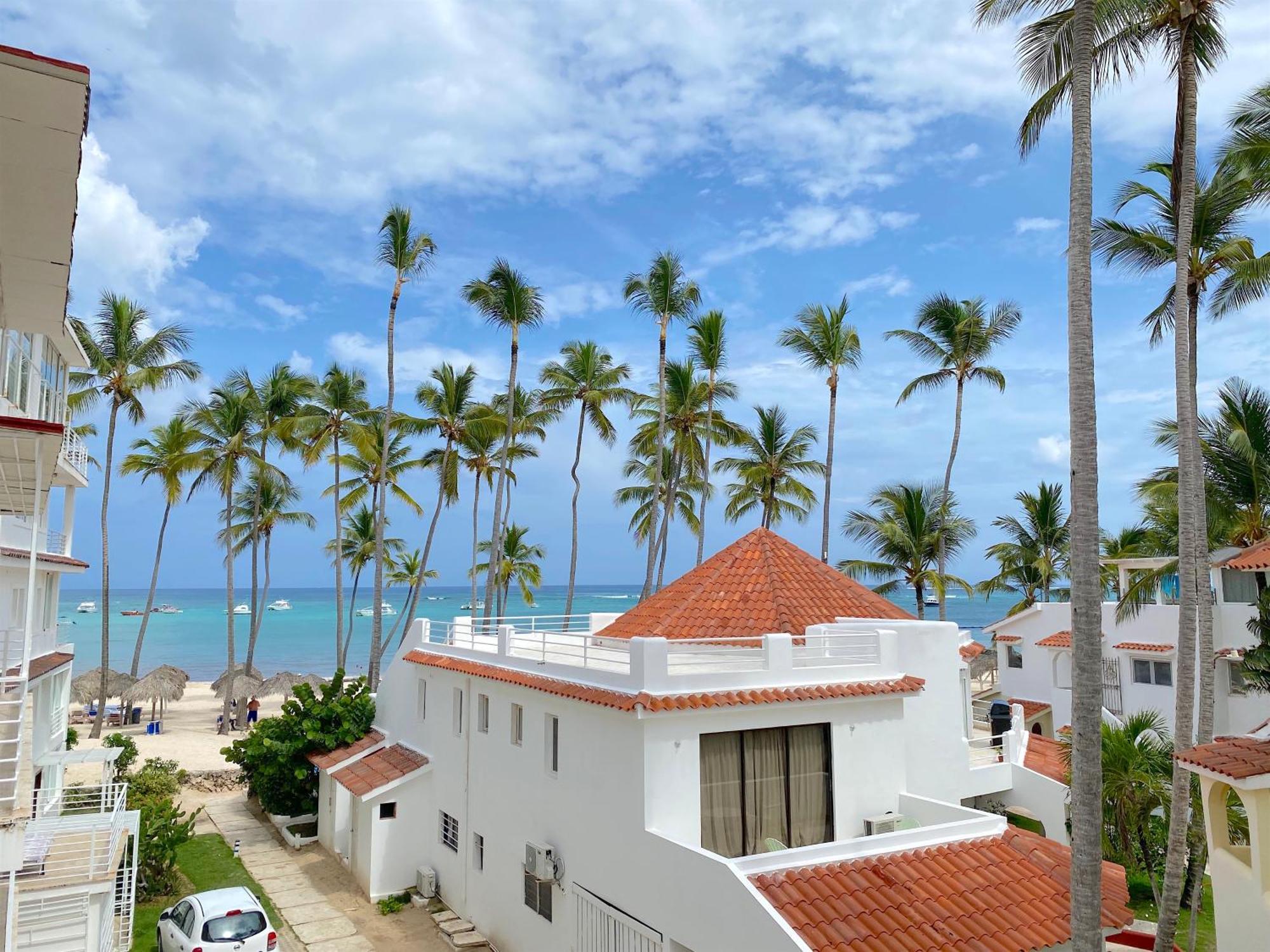 Los Corales And - Beach Club, Spa, Restaurants