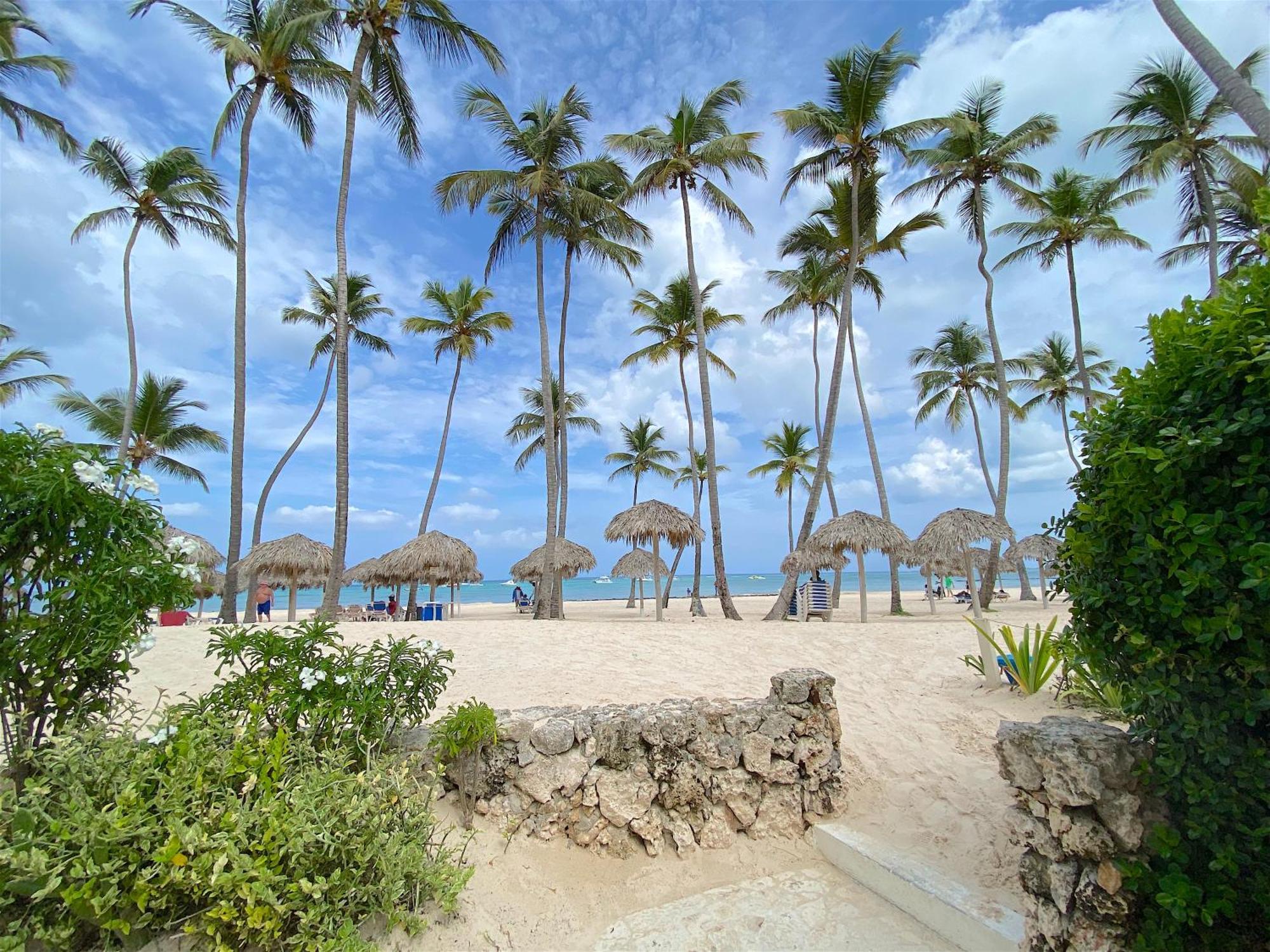 Hotel Los Corales And - Beach Club, Spa, Restaurants