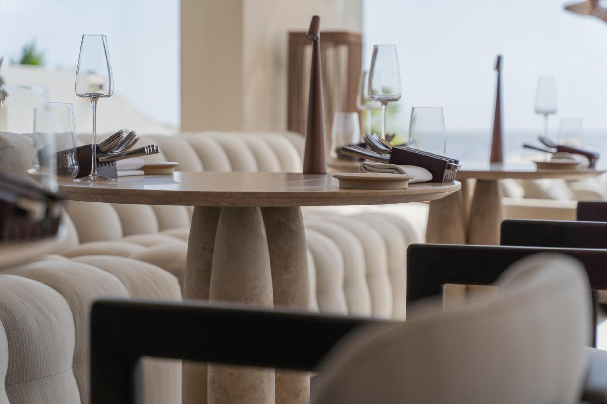 Art Curacao Hotel