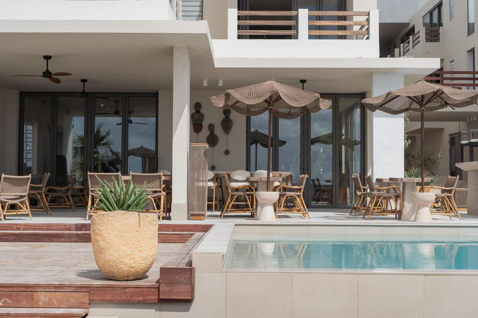 Art Curacao Hotel