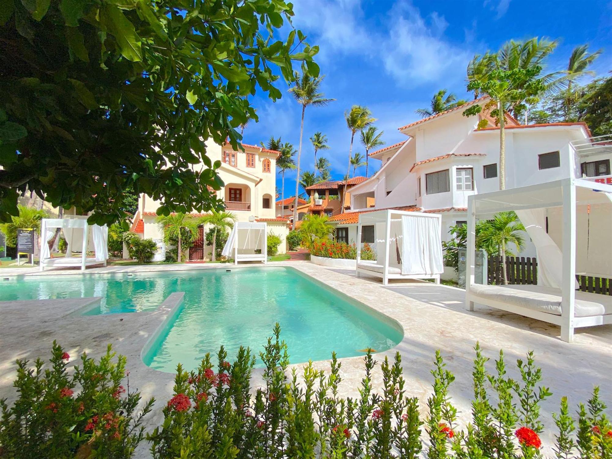 Los Corales And - Beach Club, Spa, Restaurants Hotel