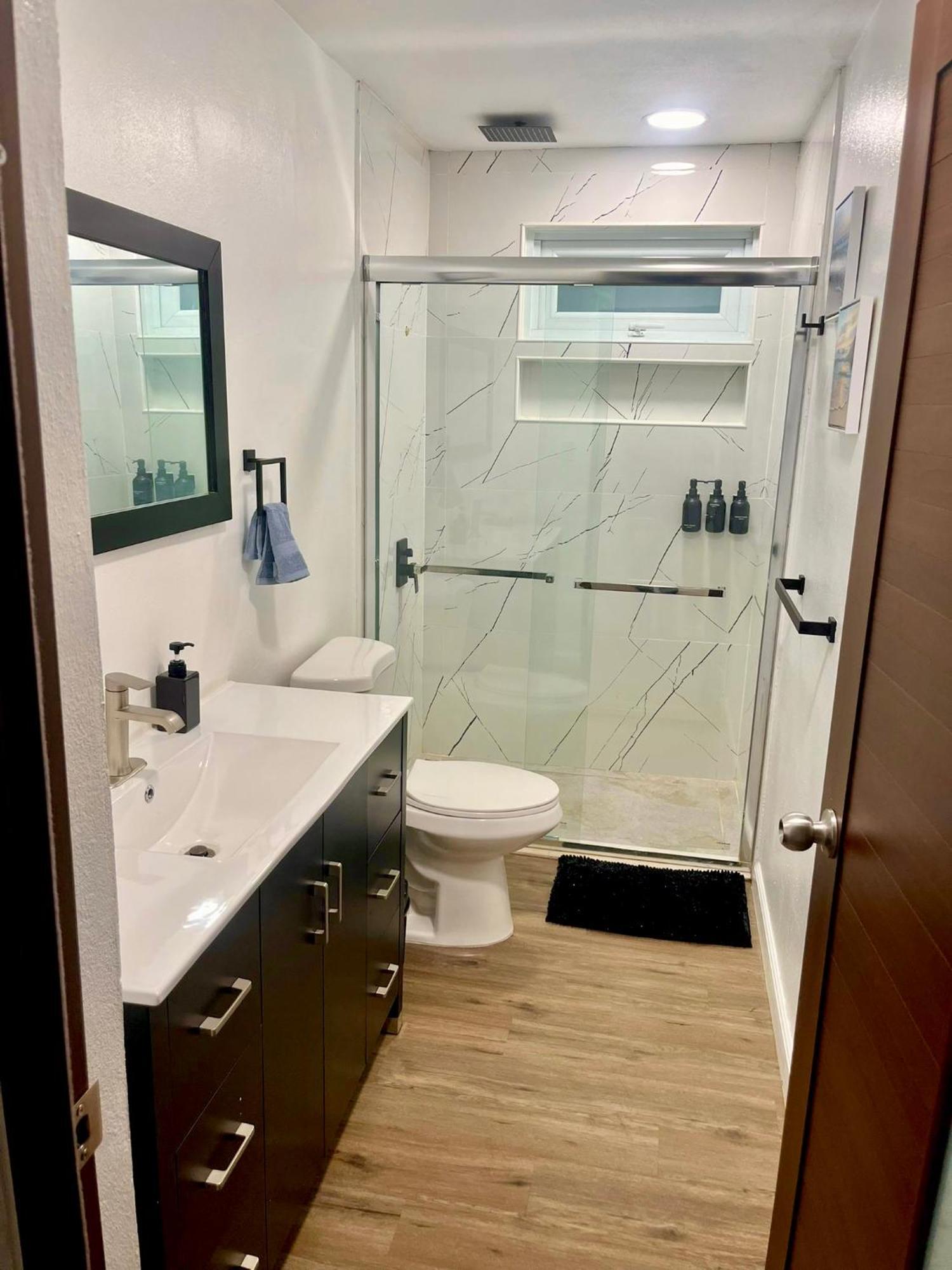 Modern Oceanfront Apartamento Arecibo