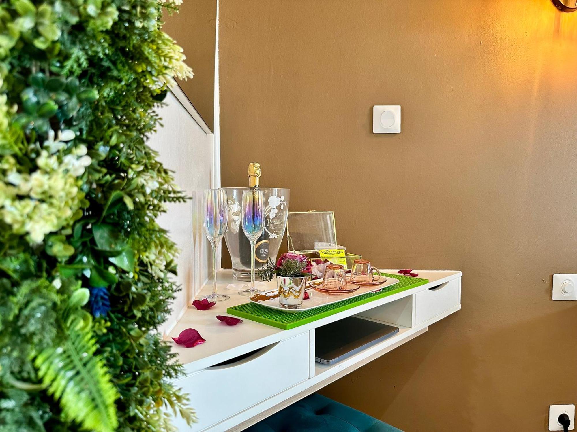 150 De Grey Pour 2 Avec Spa, Vue Sur Aparthotel *