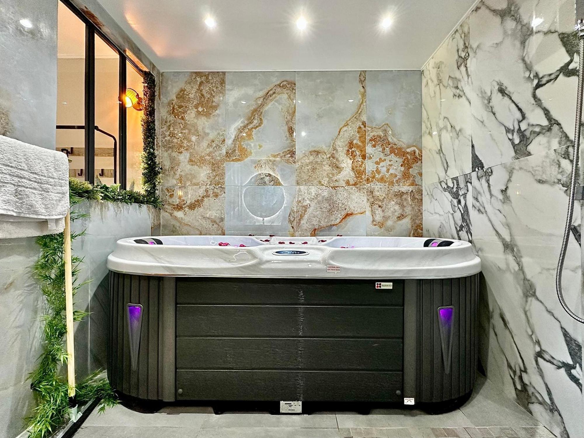 Aparthotel 150 De Grey Pour 2 Avec Spa, Vue Sur La Trinité