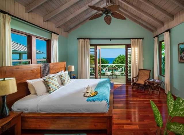 Hospitality Expert Little Waters Villa