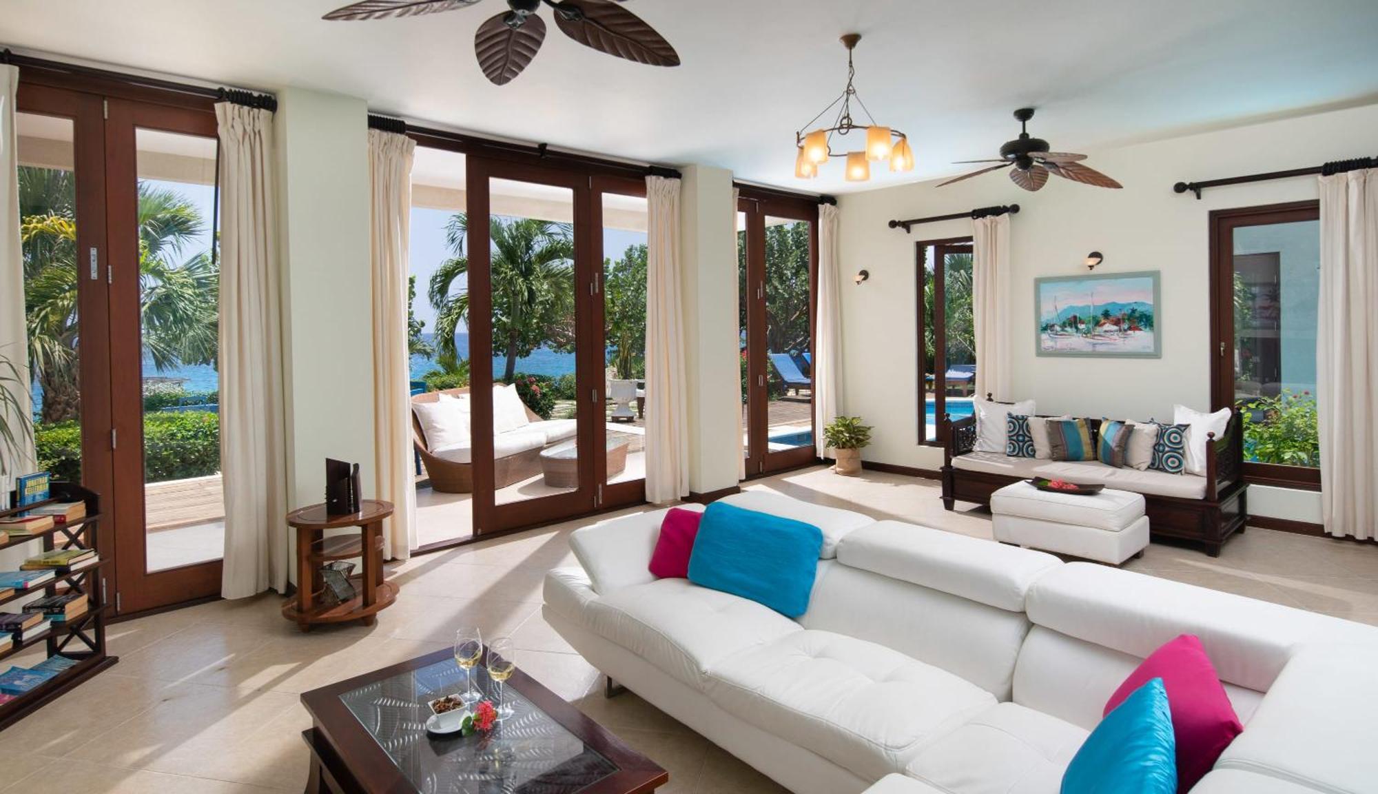 Villa Hospitality Expert Little Waters *