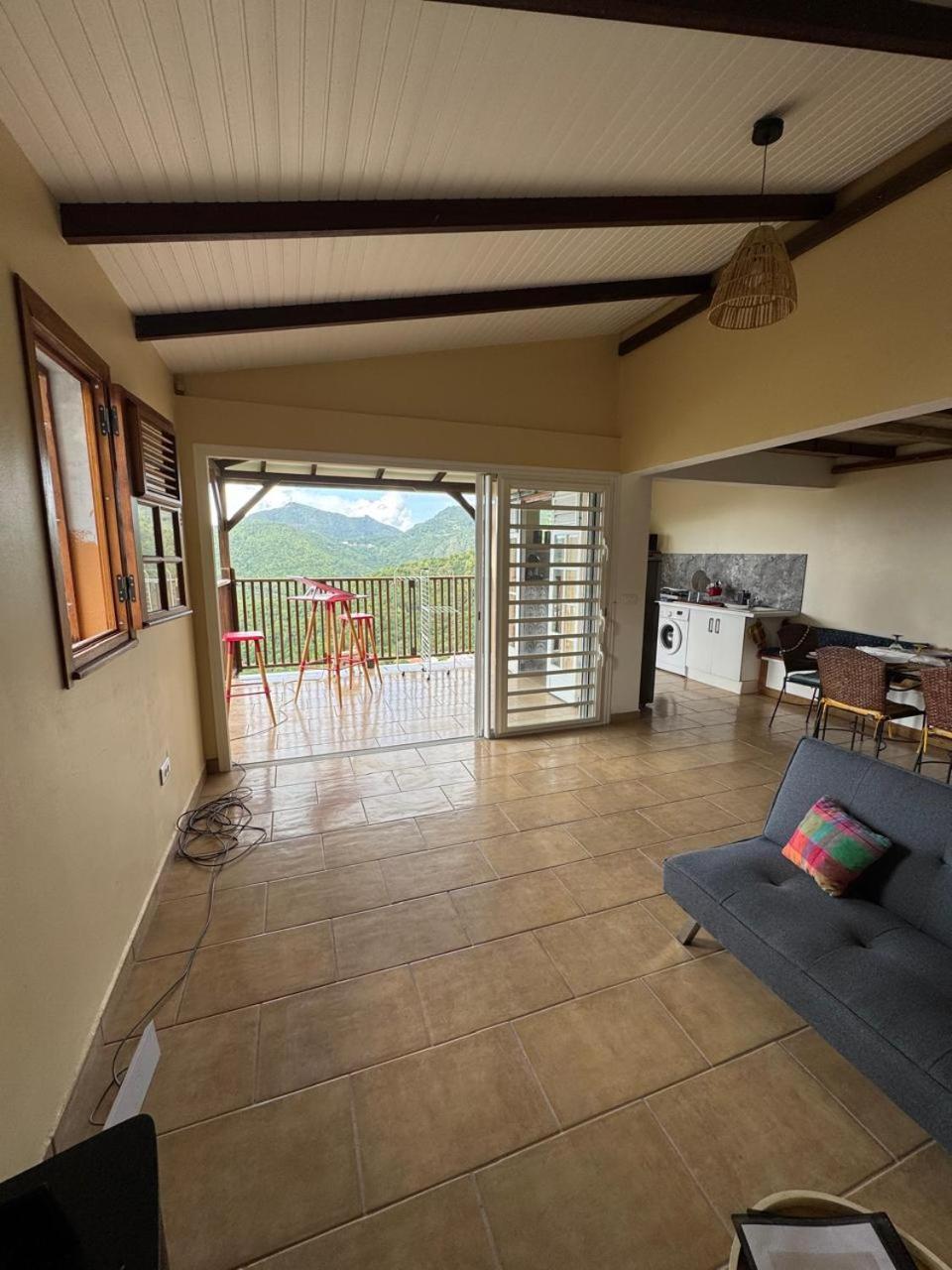 2 M Location 972 * Les Anses-d'Arlets