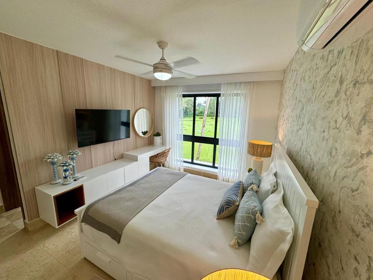 Pop Sol Plata Lux Golf Check Us Out Apartment