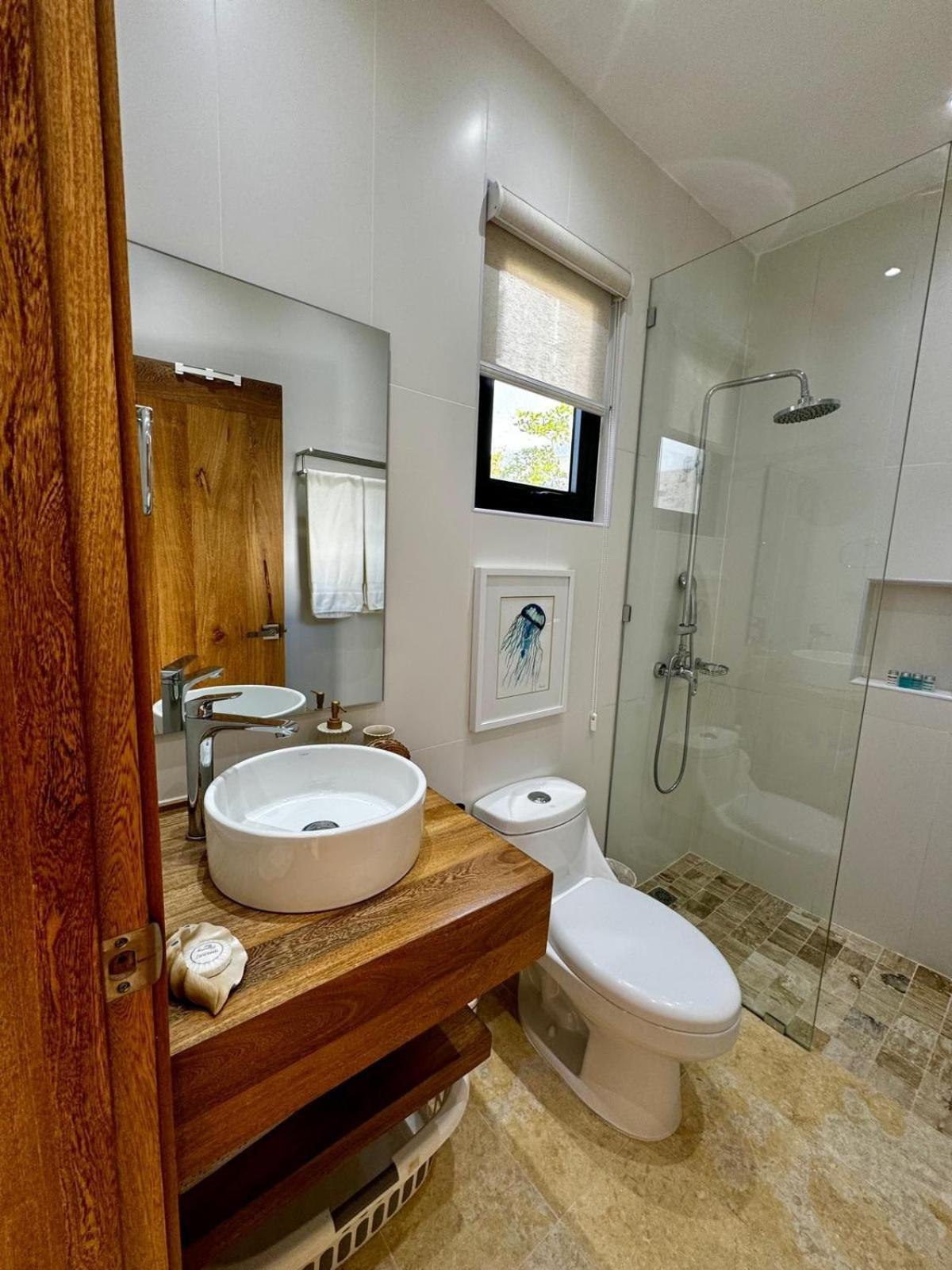 Pop Sol Plata Lux Golf Check Us Out Apartment *