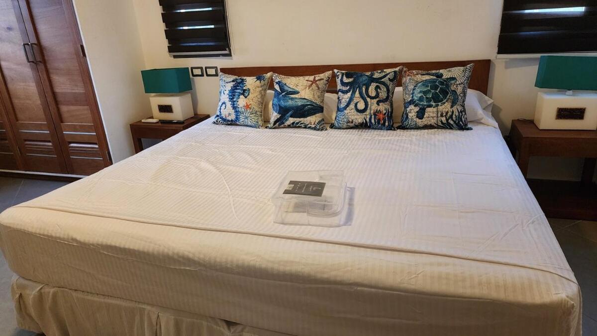 A Quiet Retreat In Paradise - 2 Bedroom 2 Pools, Wifi, Ac, Private Hot Tub