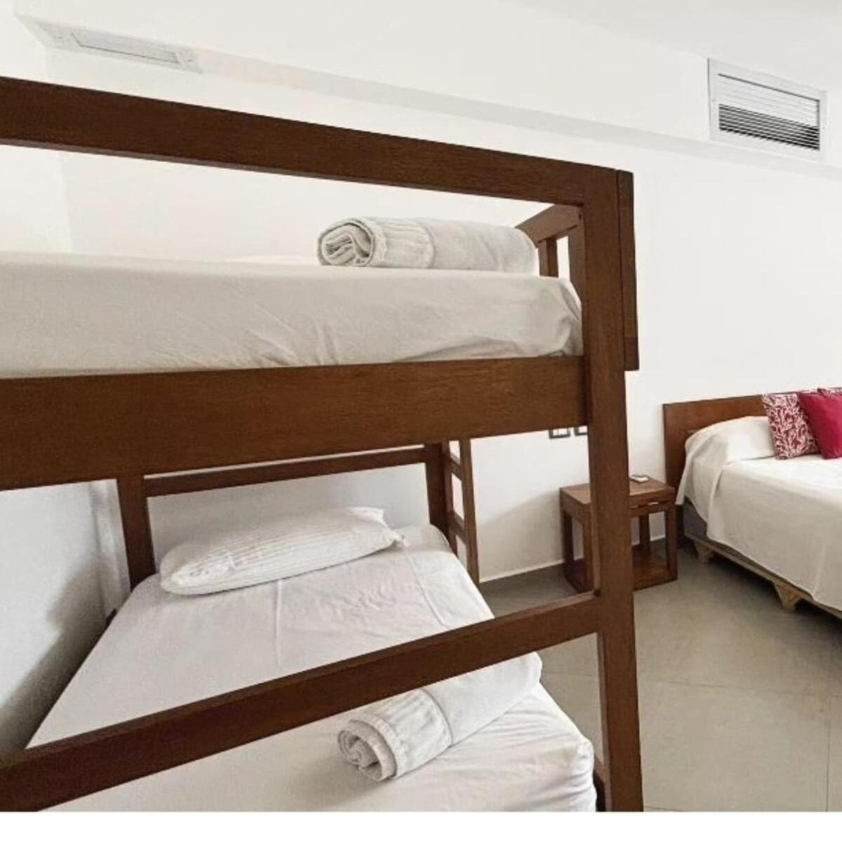 Apartment A Quiet Retreat In Paradise - 2 Bedroom 2 Pools, Wifi, Ac, Private Hot Tub