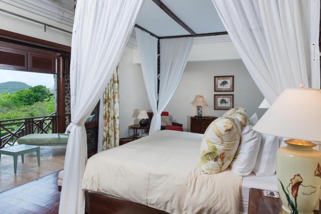 Canouan Estate & 5*