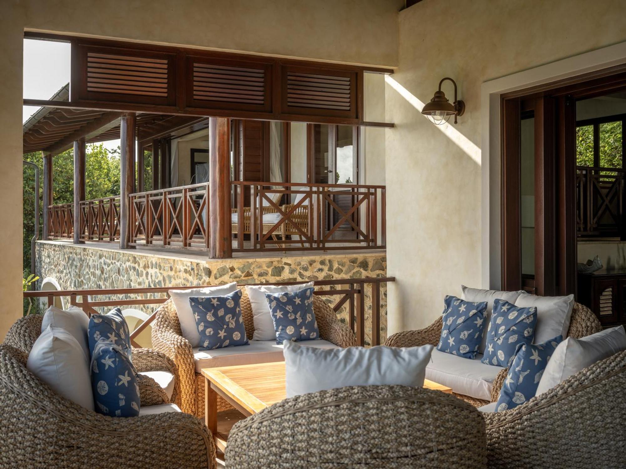 Canouan Estate & 5* Charlestown
