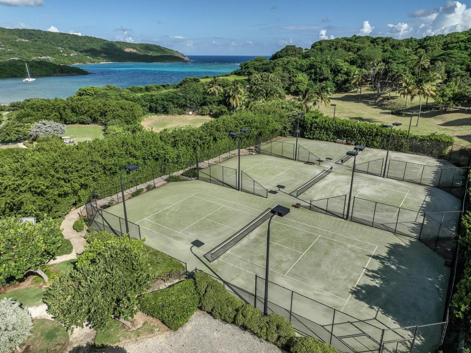 Canouan Estate & Charlestown