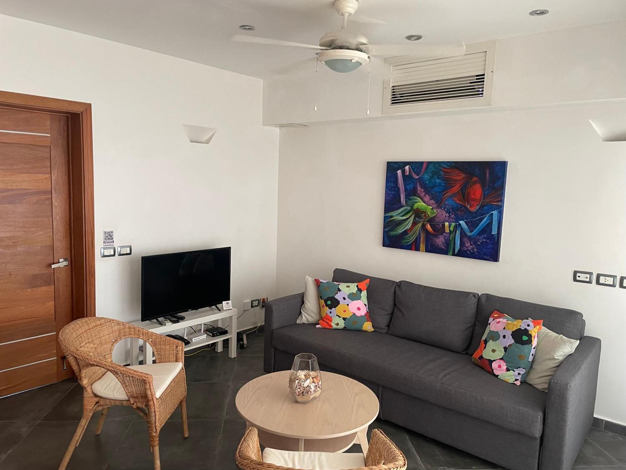 Peaceful And Lovely Apartment! Front Apartment
